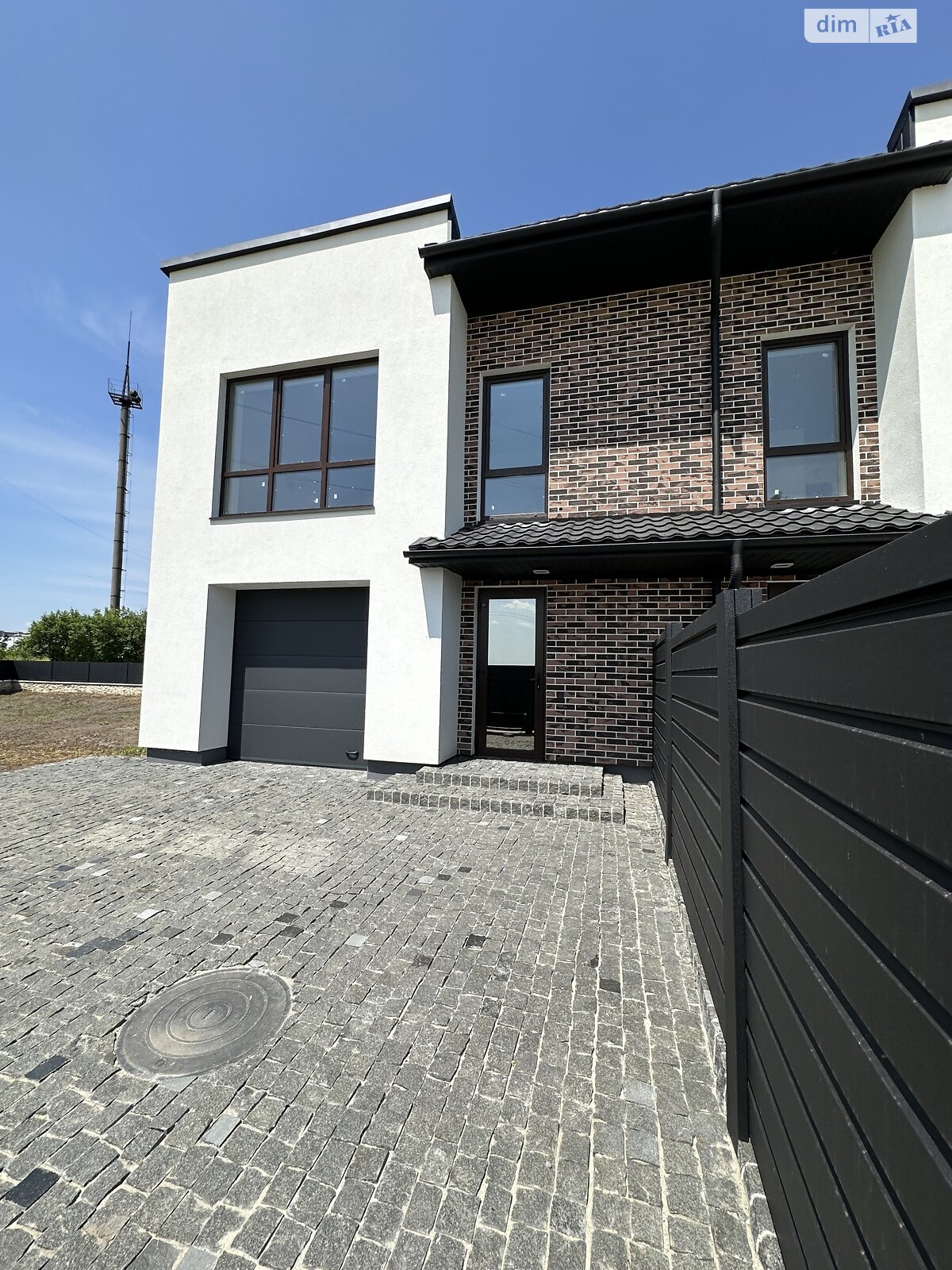 двухэтажный таунхаус, 130 кв. м, кирпич. Продажа в Байковцах фото 1 двухэтажный таунхаус, 130 кв. м, кирпич. Продажа в Байковцах фото 1