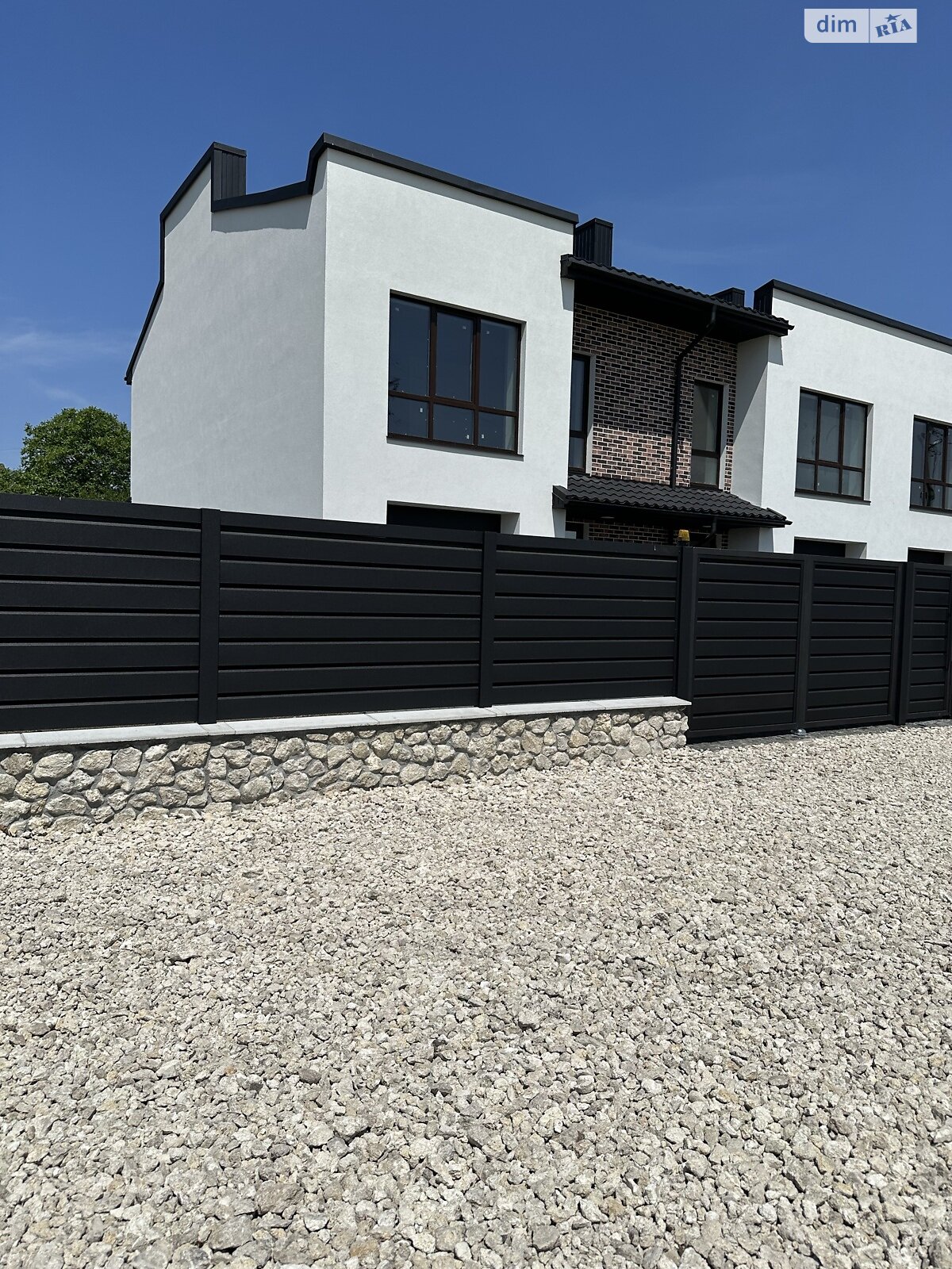 двухэтажный таунхаус, 130 кв. м, кирпич. Продажа в Байковцах фото 1 двухэтажный таунхаус, 130 кв. м, кирпич. Продажа в Байковцах фото 1