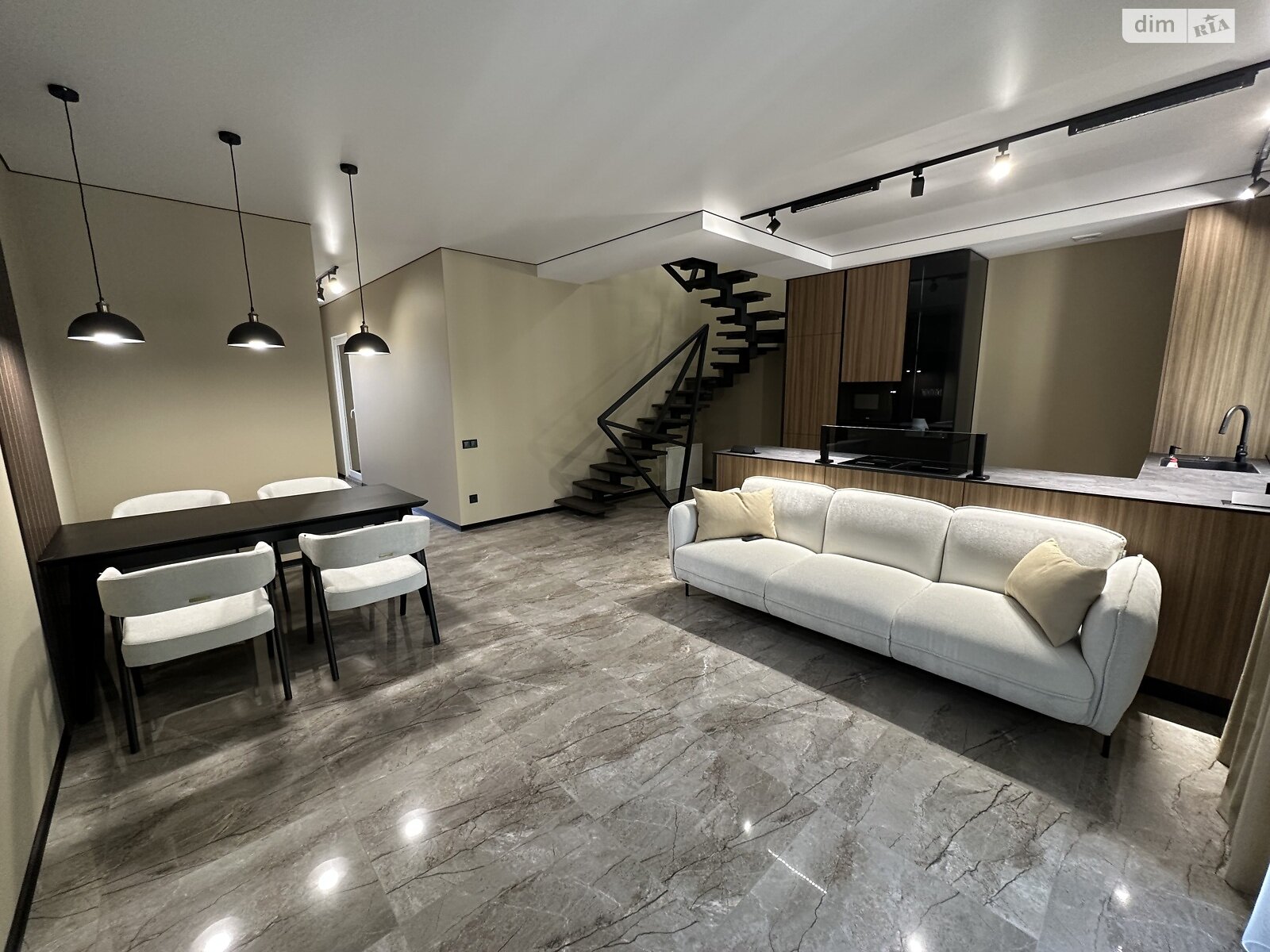 двухэтажный таунхаус, 135 кв. м, кирпич. Продажа в Байковцах фото 1 двухэтажный таунхаус, 135 кв. м, кирпич. Продажа в Байковцах фото 1