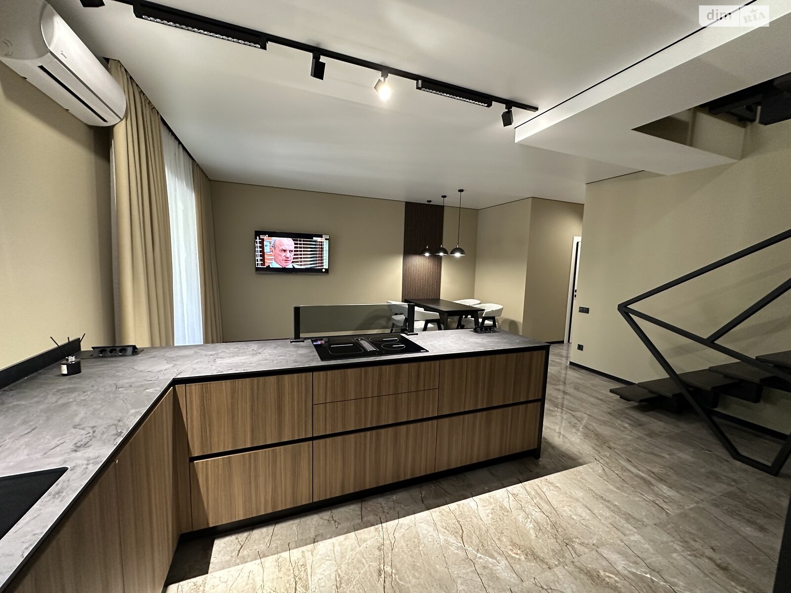 двухэтажный таунхаус, 135 кв. м, кирпич. Продажа в Байковцах фото 1 двухэтажный таунхаус, 135 кв. м, кирпич. Продажа в Байковцах фото 1