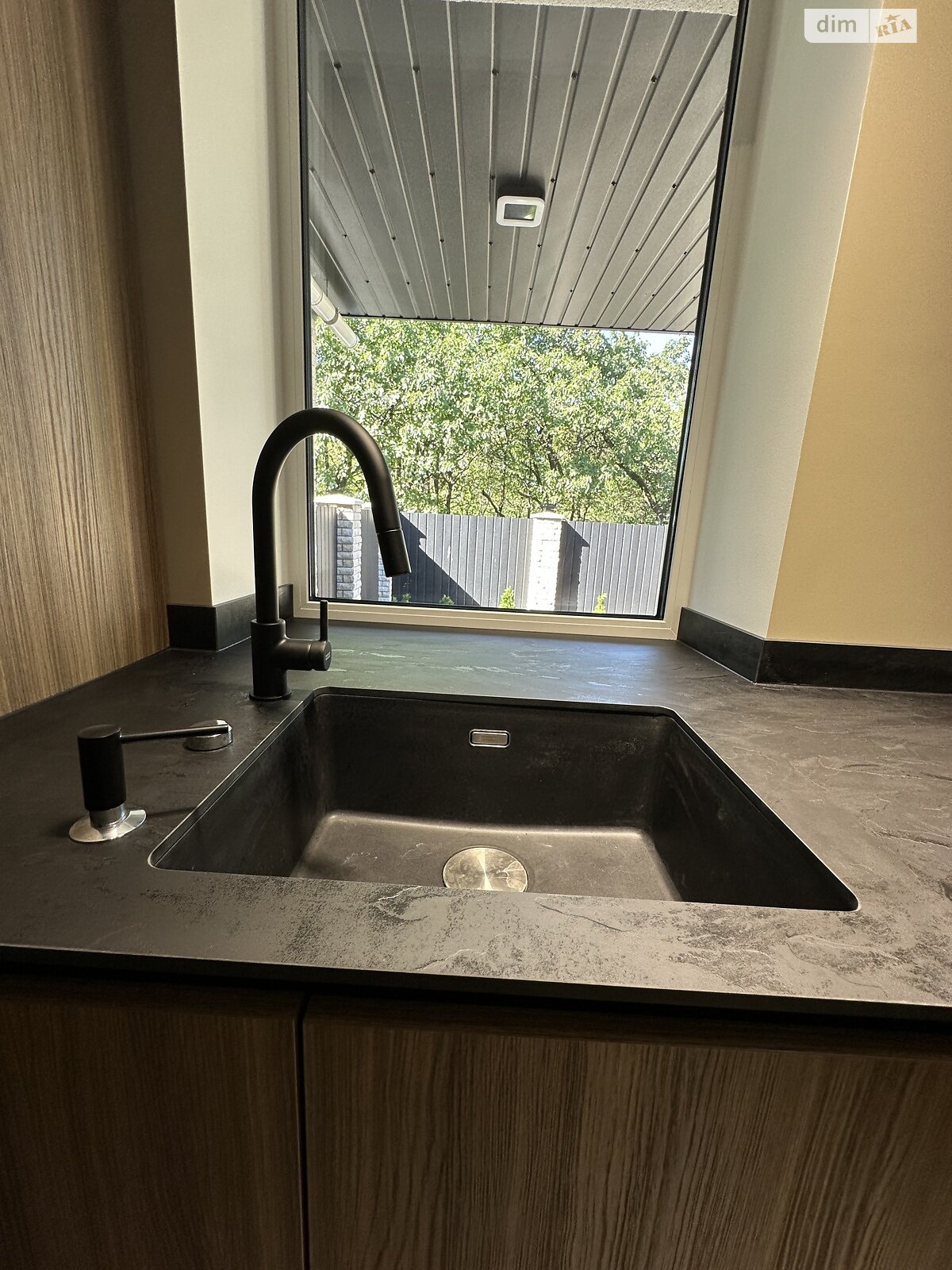 двухэтажный таунхаус, 135 кв. м, кирпич. Продажа в Байковцах фото 1 двухэтажный таунхаус, 135 кв. м, кирпич. Продажа в Байковцах фото 1