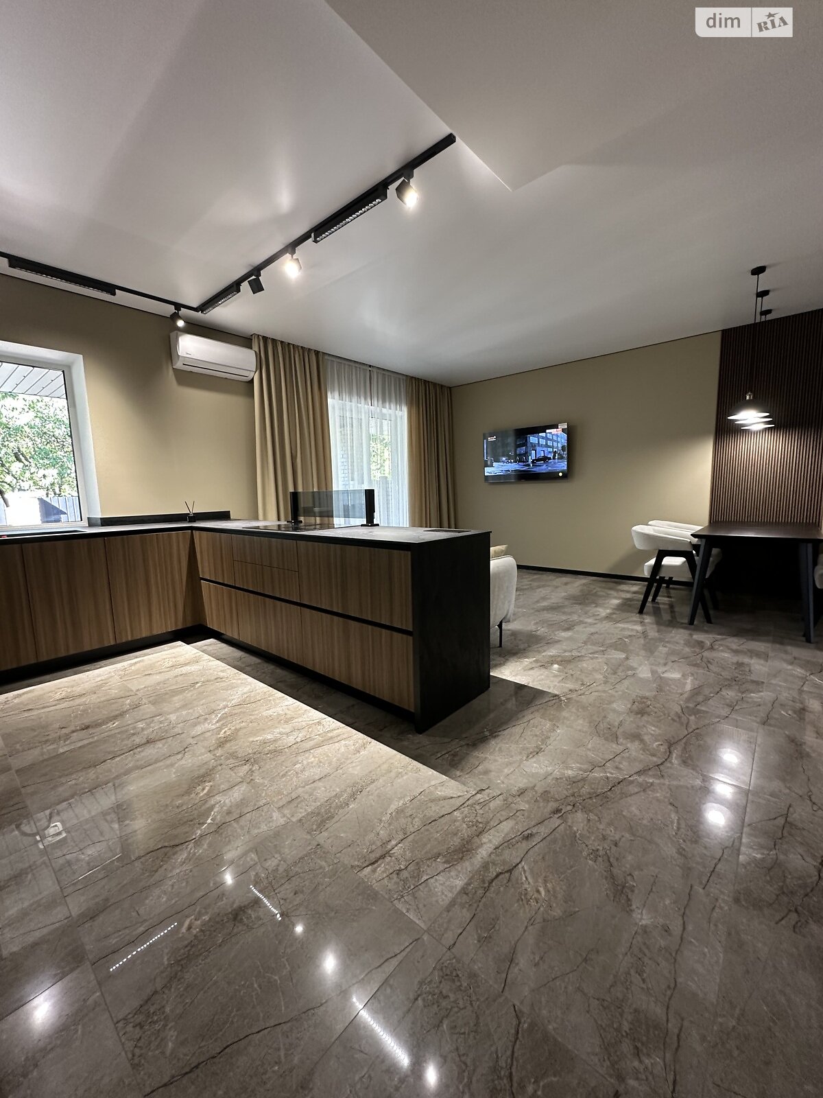 двухэтажный таунхаус, 135 кв. м, кирпич. Продажа в Байковцах фото 1 двухэтажный таунхаус, 135 кв. м, кирпич. Продажа в Байковцах фото 1