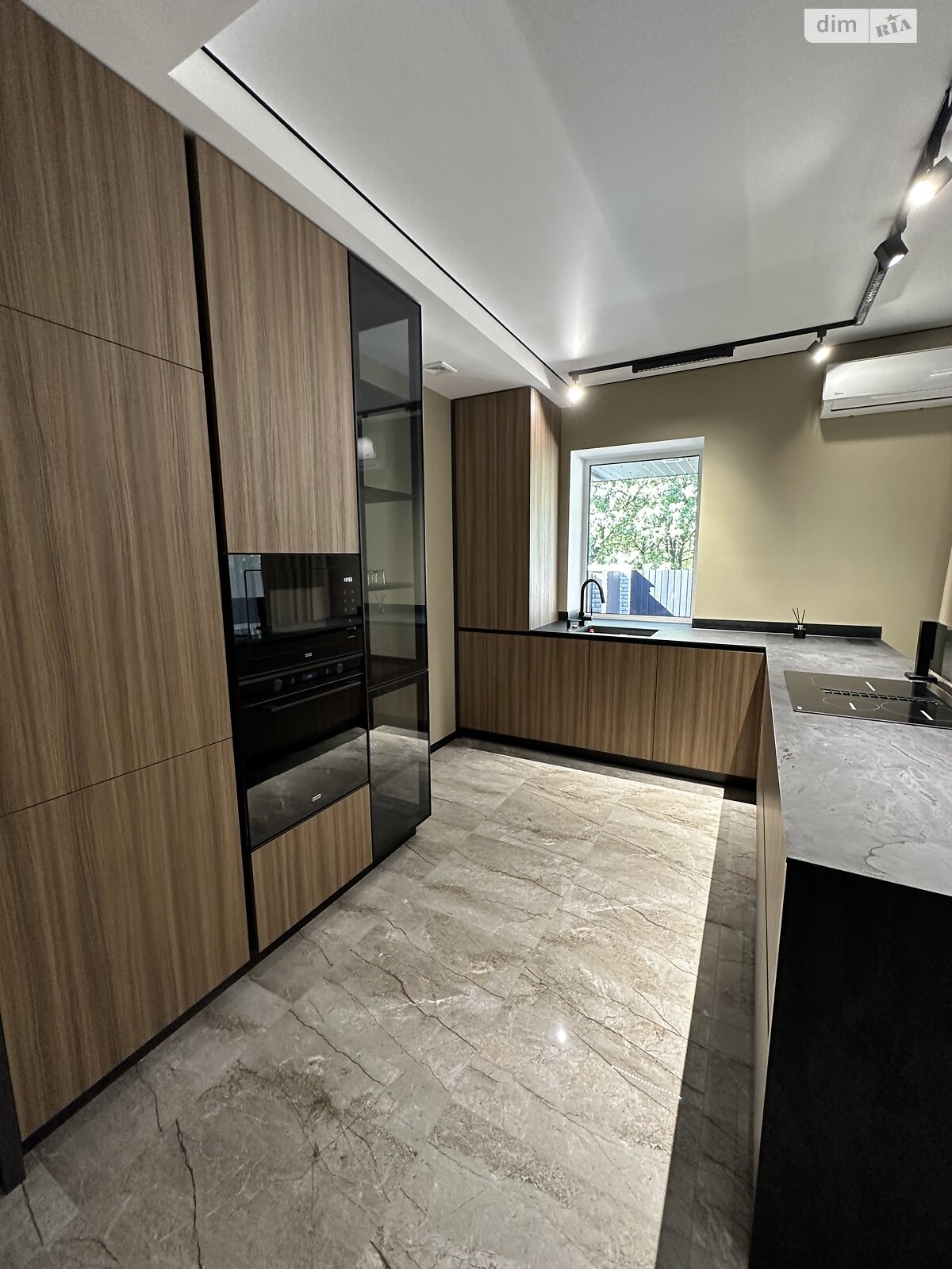 двухэтажный таунхаус, 135 кв. м, кирпич. Продажа в Байковцах фото 1 двухэтажный таунхаус, 135 кв. м, кирпич. Продажа в Байковцах фото 1