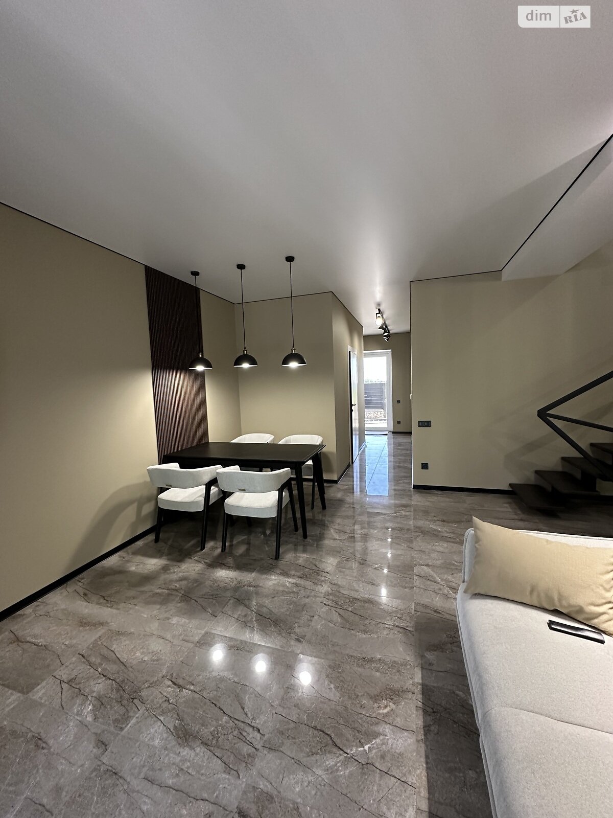 двухэтажный таунхаус, 135 кв. м, кирпич. Продажа в Байковцах фото 1 двухэтажный таунхаус, 135 кв. м, кирпич. Продажа в Байковцах фото 1