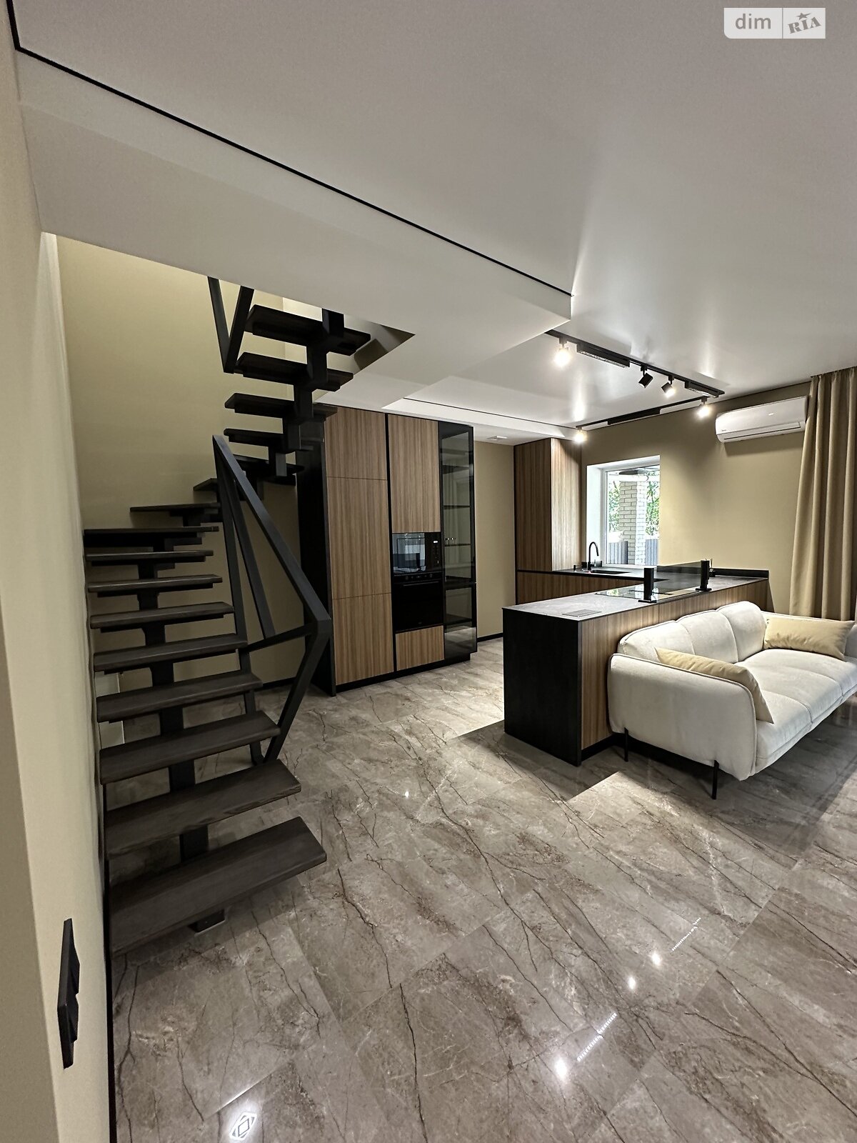 двухэтажный таунхаус, 135 кв. м, кирпич. Продажа в Байковцах фото 1 двухэтажный таунхаус, 135 кв. м, кирпич. Продажа в Байковцах фото 1