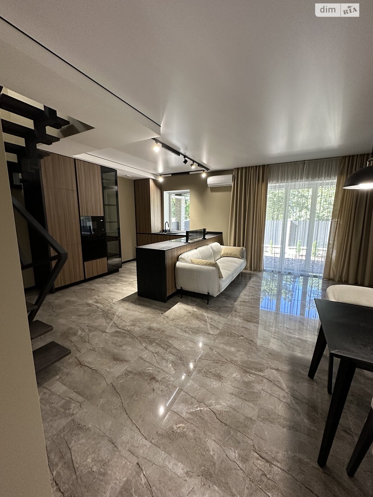 двухэтажный таунхаус, 135 кв. м, кирпич. Продажа в Байковцах фото 1 двухэтажный таунхаус, 135 кв. м, кирпич. Продажа в Байковцах фото 1