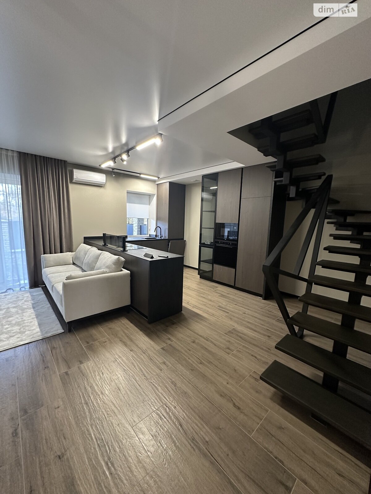 двухэтажный таунхаус, 135 кв. м, кирпич. Продажа в Байковцах фото 1 двухэтажный таунхаус, 135 кв. м, кирпич. Продажа в Байковцах фото 1