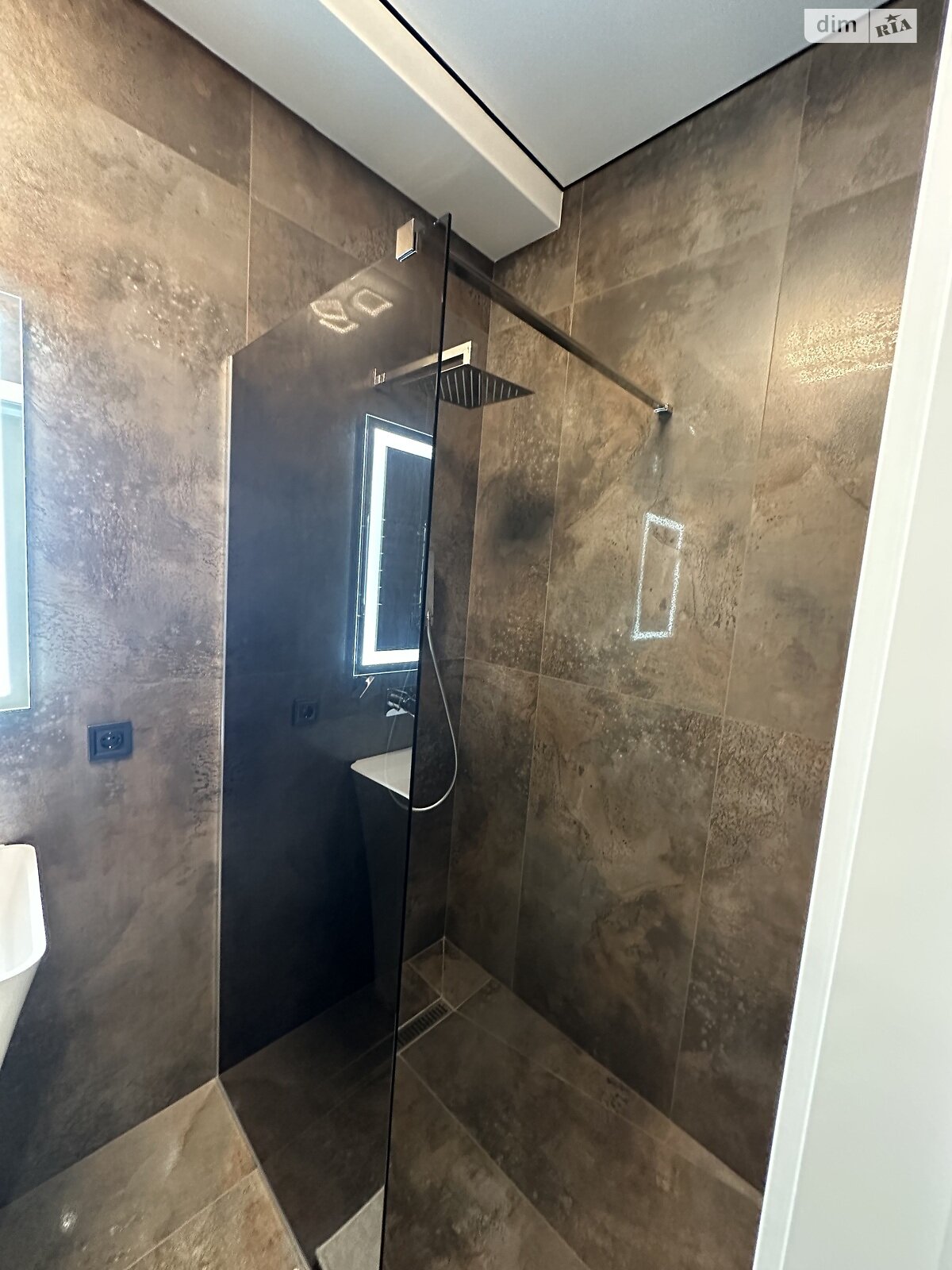 двухэтажный таунхаус, 135 кв. м, кирпич. Продажа в Байковцах фото 1 двухэтажный таунхаус, 135 кв. м, кирпич. Продажа в Байковцах фото 1