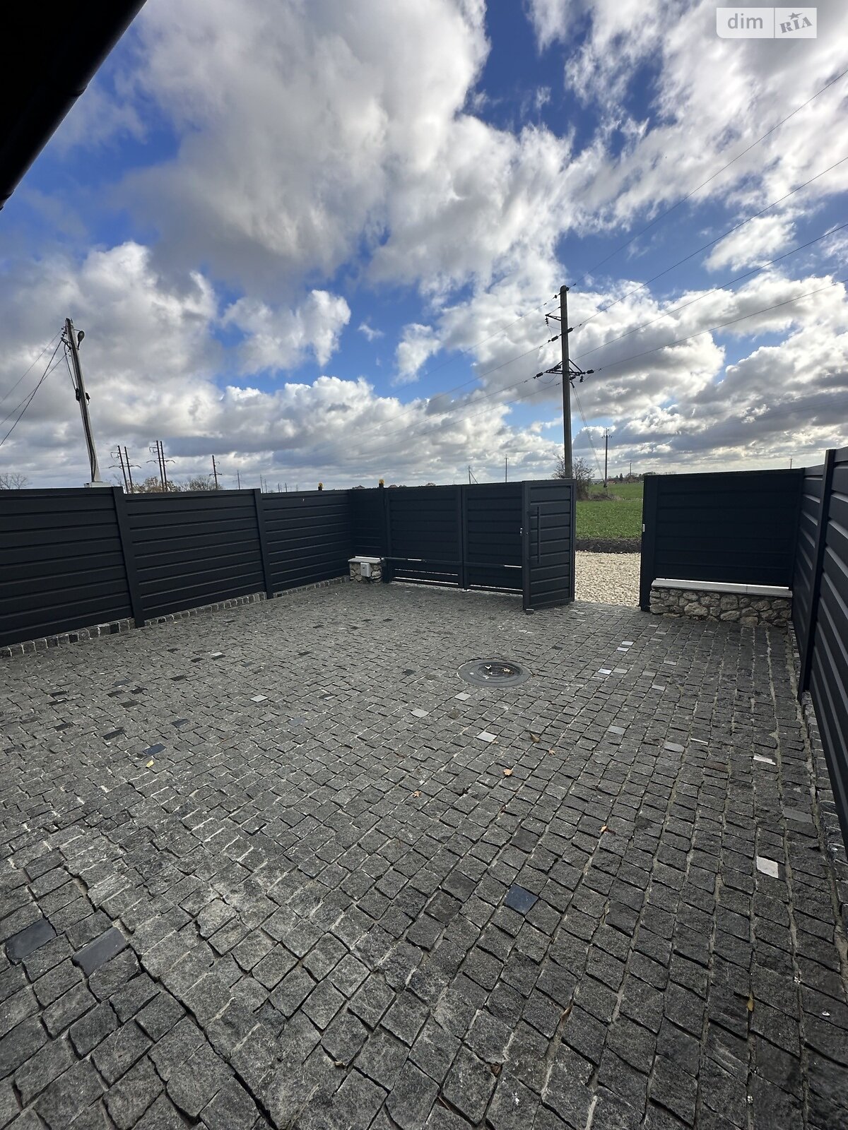 двухэтажный таунхаус, 135 кв. м, кирпич. Продажа в Байковцах фото 1 двухэтажный таунхаус, 135 кв. м, кирпич. Продажа в Байковцах фото 1