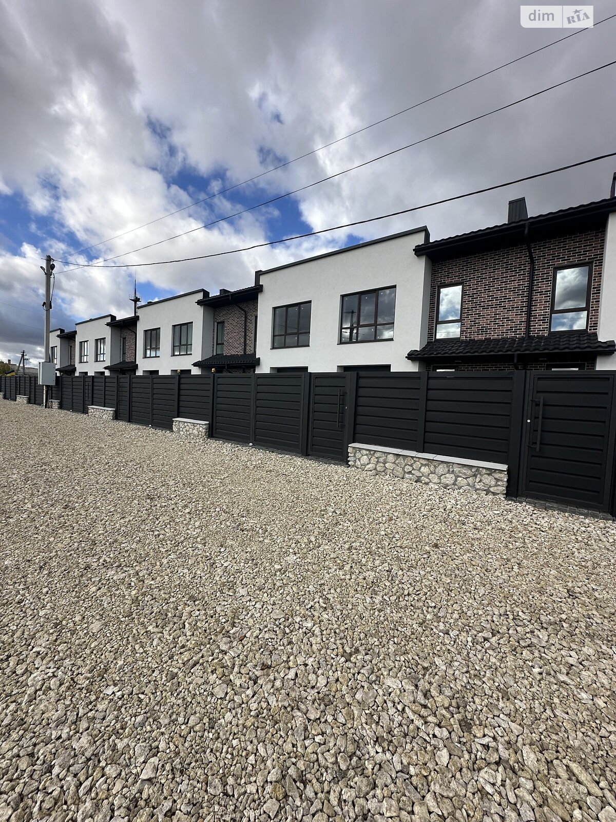 двухэтажный таунхаус, 135 кв. м, кирпич. Продажа в Байковцах фото 1 двухэтажный таунхаус, 135 кв. м, кирпич. Продажа в Байковцах фото 1