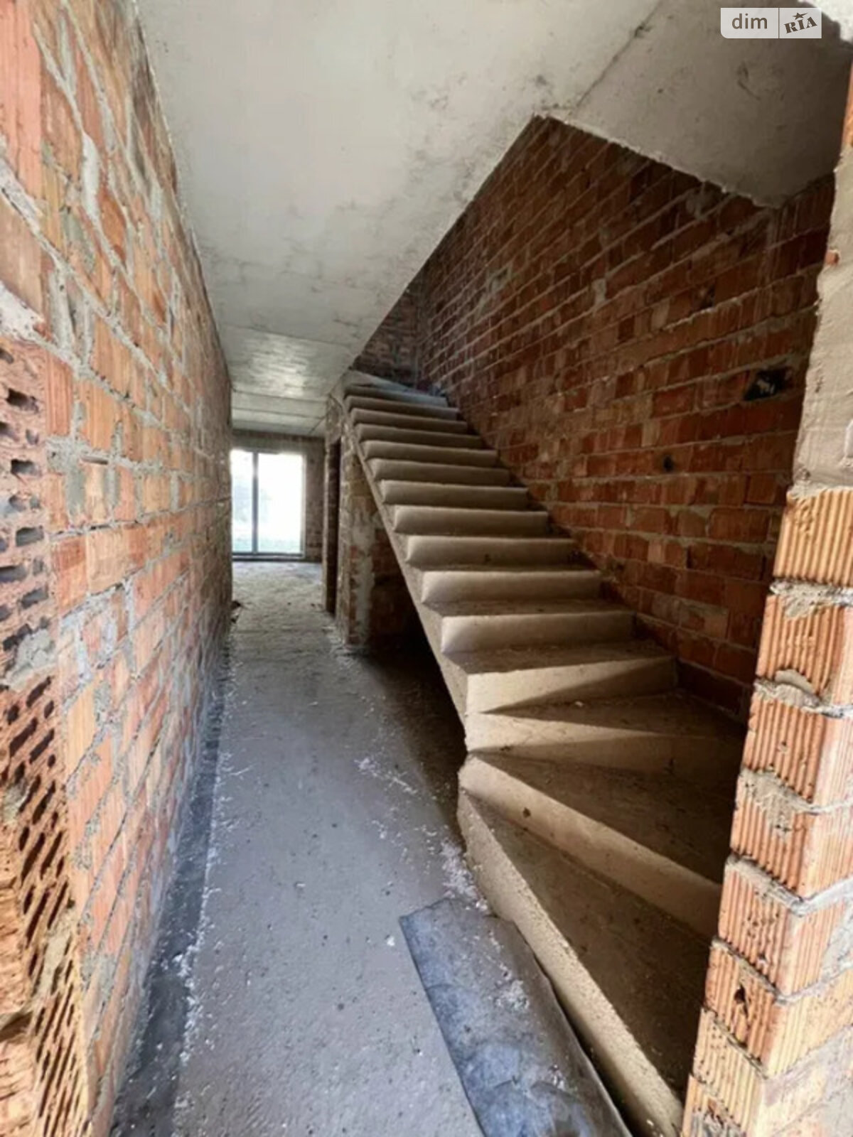 чотириповерховий таунхаус, 135 кв. м, цегла. Продаж у Байківці фото 1 чотириповерховий таунхаус, 135 кв. м, цегла. Продаж у Байківці фото 1