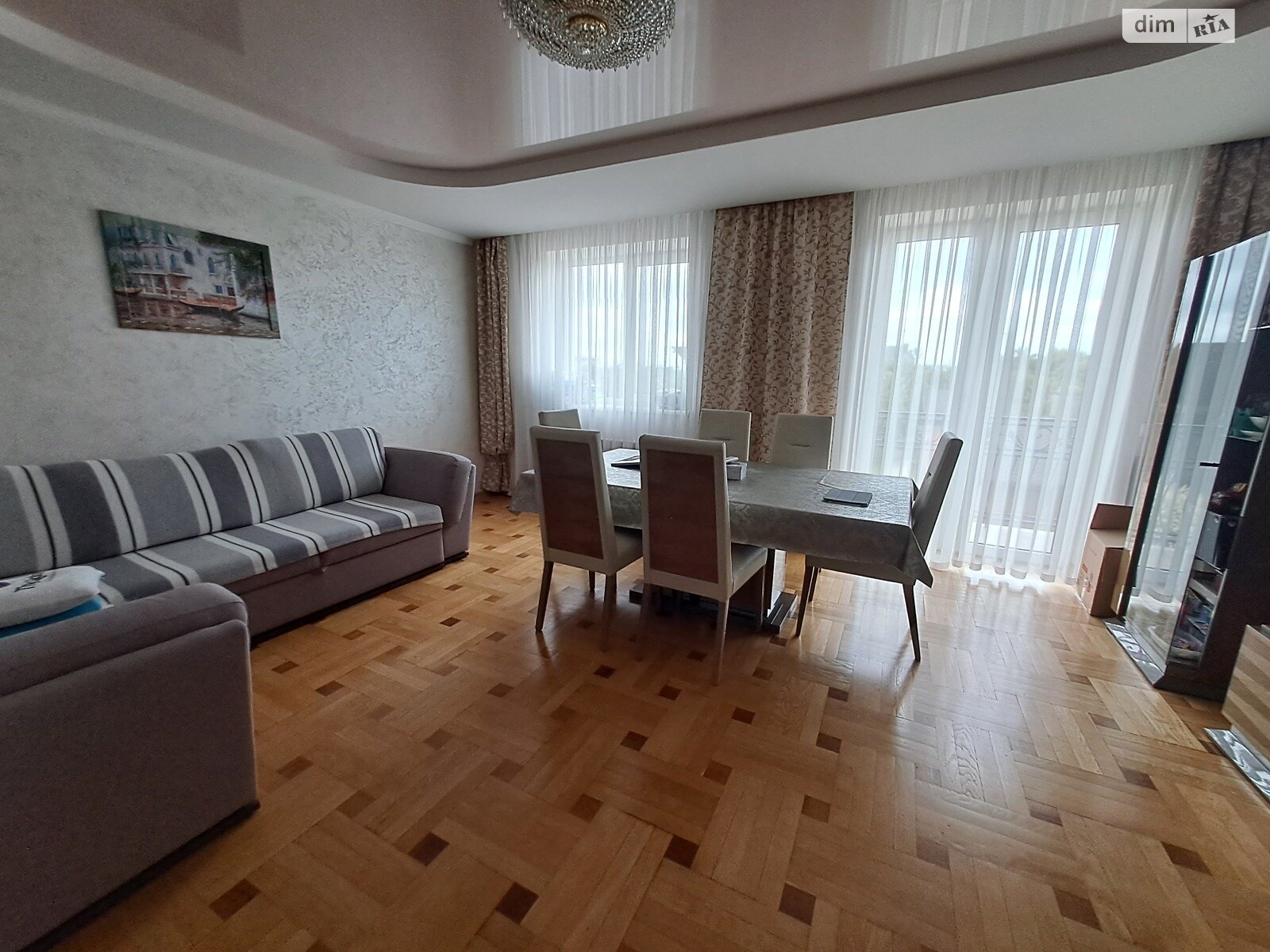 трехэтажный таунхаус, 290 кв. м, кирпич. Продажа в Байковцах фото 1 трехэтажный таунхаус, 290 кв. м, кирпич. Продажа в Байковцах фото 1