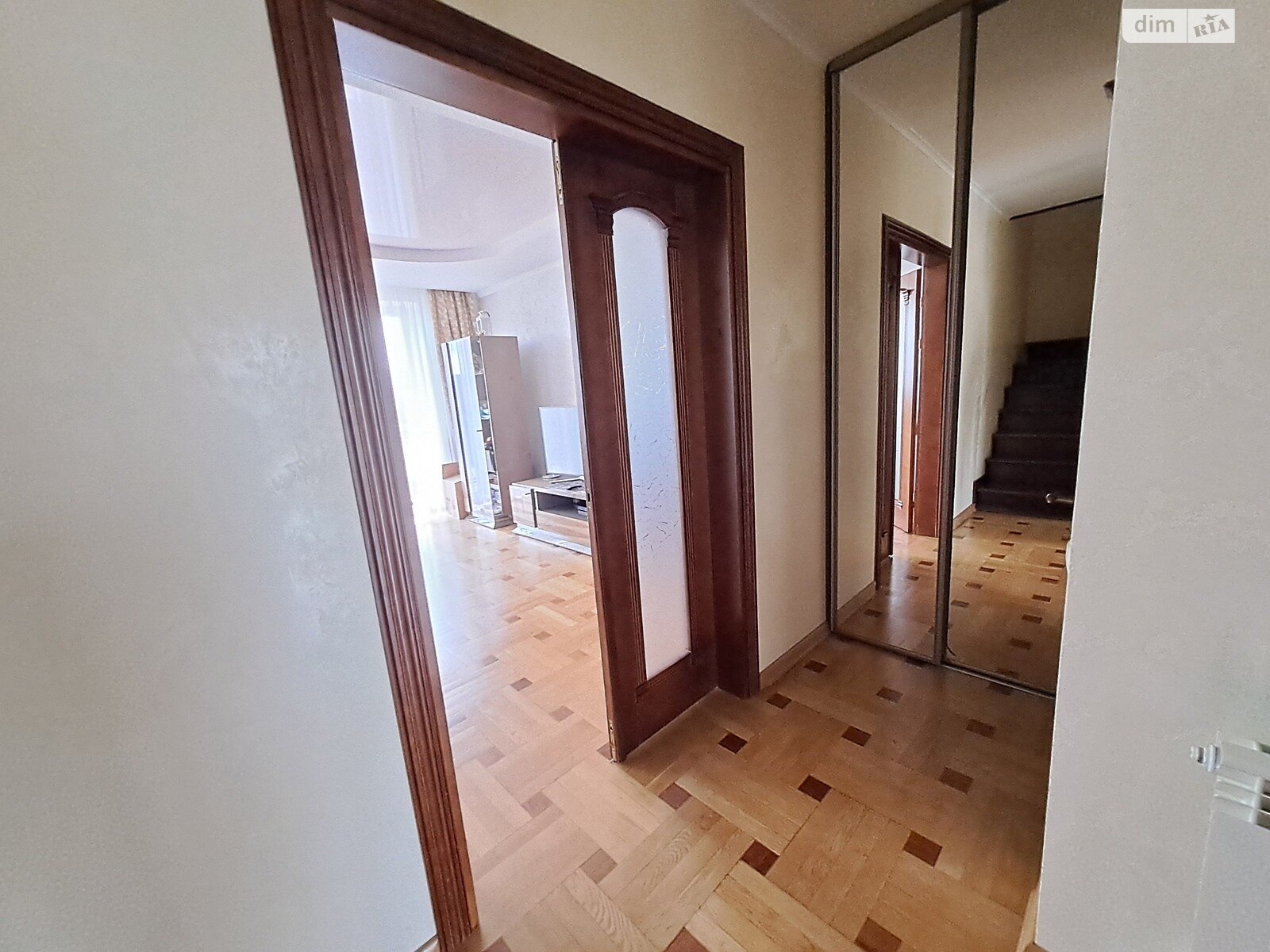 трехэтажный таунхаус, 290 кв. м, кирпич. Продажа в Байковцах фото 1 трехэтажный таунхаус, 290 кв. м, кирпич. Продажа в Байковцах фото 1