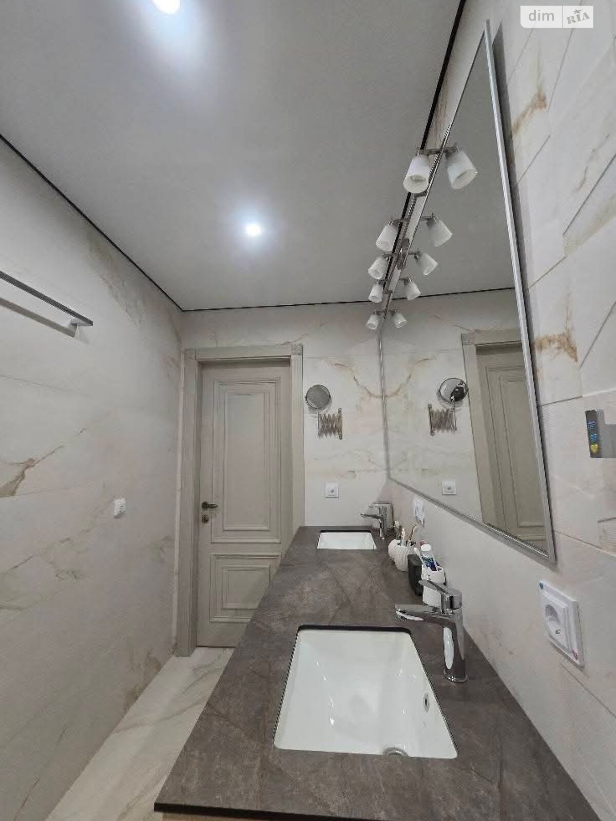 двухэтажный таунхаус, 120 кв. м, кирпич. Продажа в Байковцах фото 1 двухэтажный таунхаус, 120 кв. м, кирпич. Продажа в Байковцах фото 1