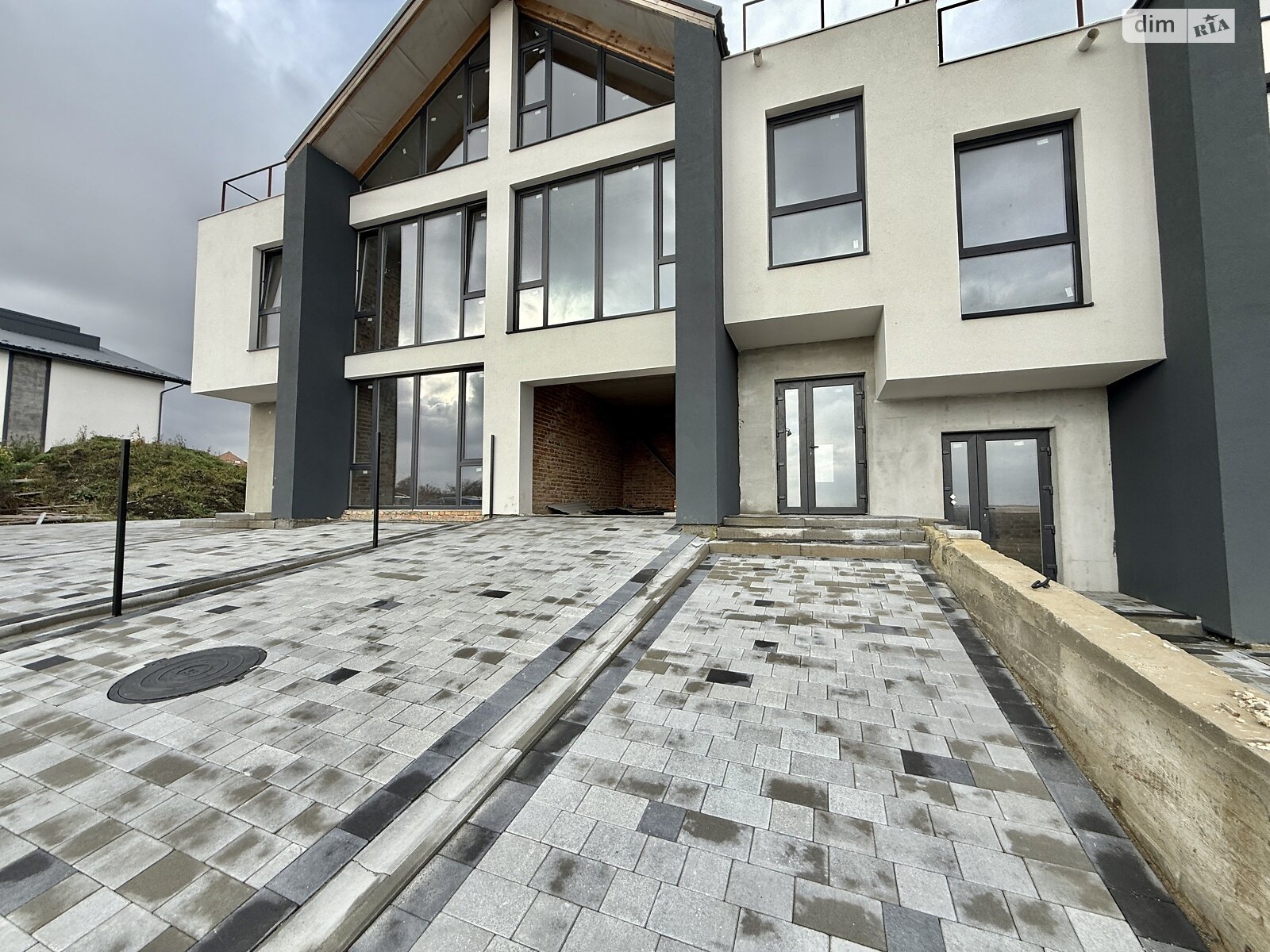 триповерховий таунхаус, 155 кв. м, цегла. Продаж у Байківці фото 1