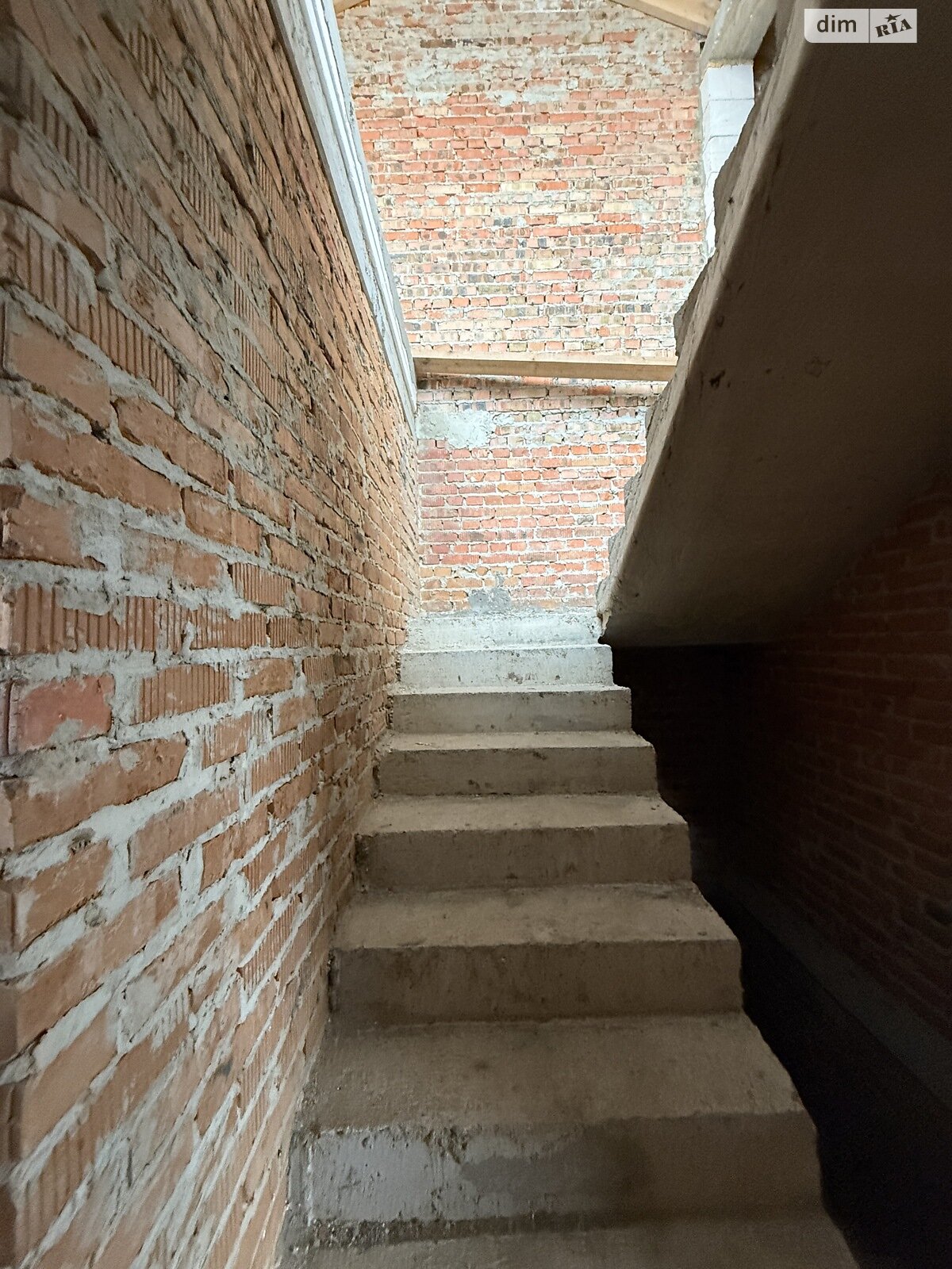 триповерховий таунхаус, 155 кв. м, цегла. Продаж у Байківці фото 1