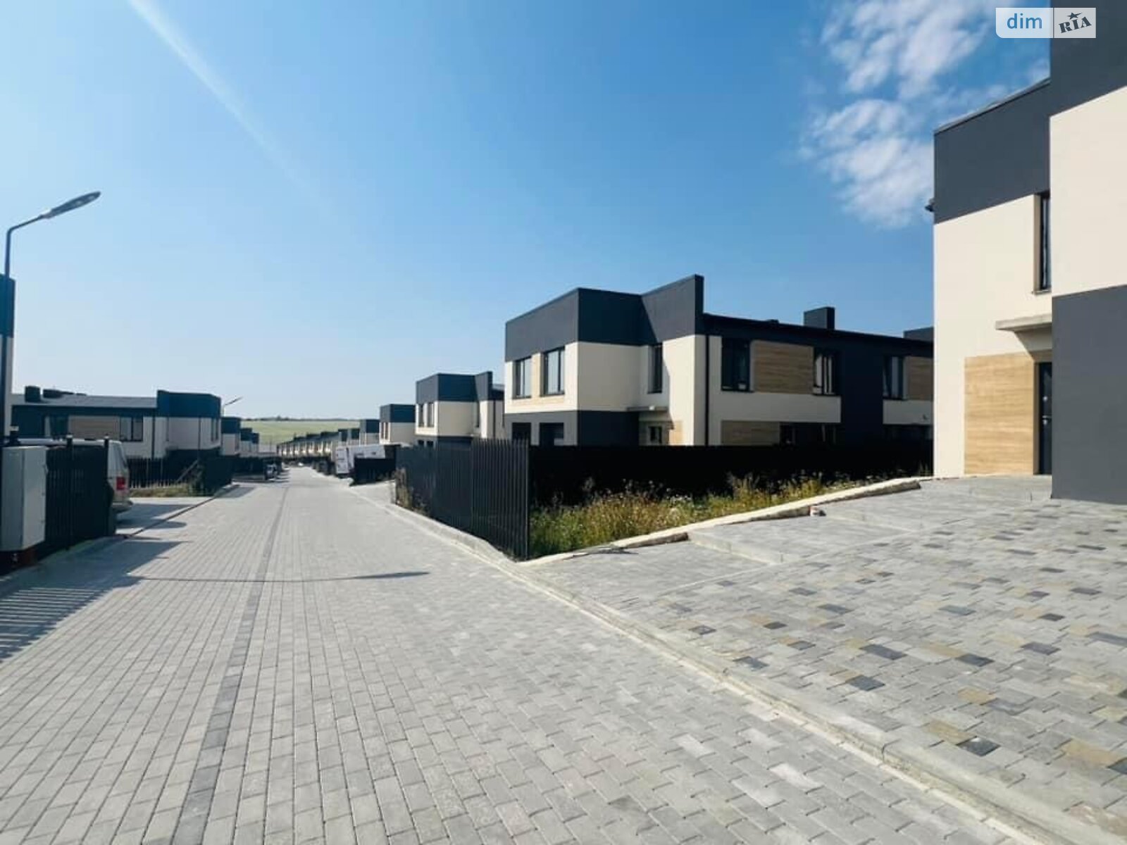 двухэтажный таунхаус, 113.2 кв. м, кирпич. Продажа в Байковцах фото 1 двухэтажный таунхаус, 113.2 кв. м, кирпич. Продажа в Байковцах фото 1