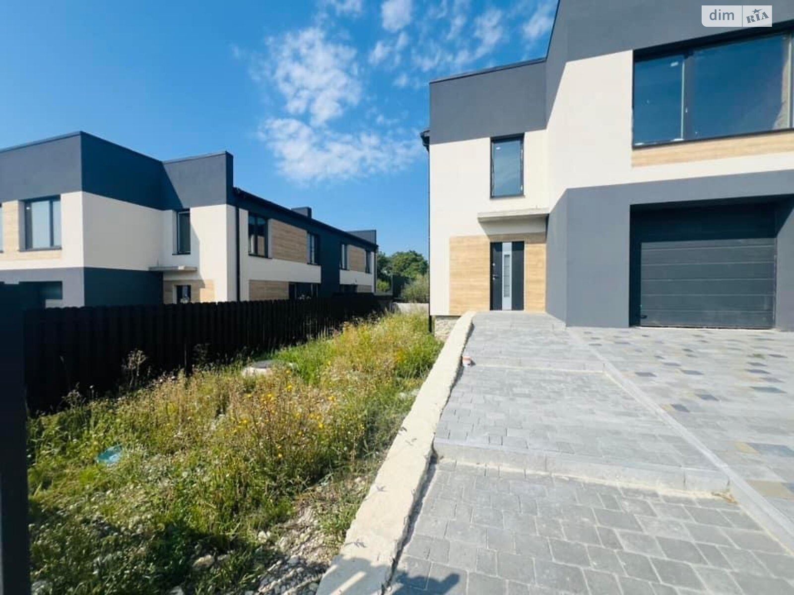 двухэтажный таунхаус, 113.2 кв. м, кирпич. Продажа в Байковцах фото 1 двухэтажный таунхаус, 113.2 кв. м, кирпич. Продажа в Байковцах фото 1