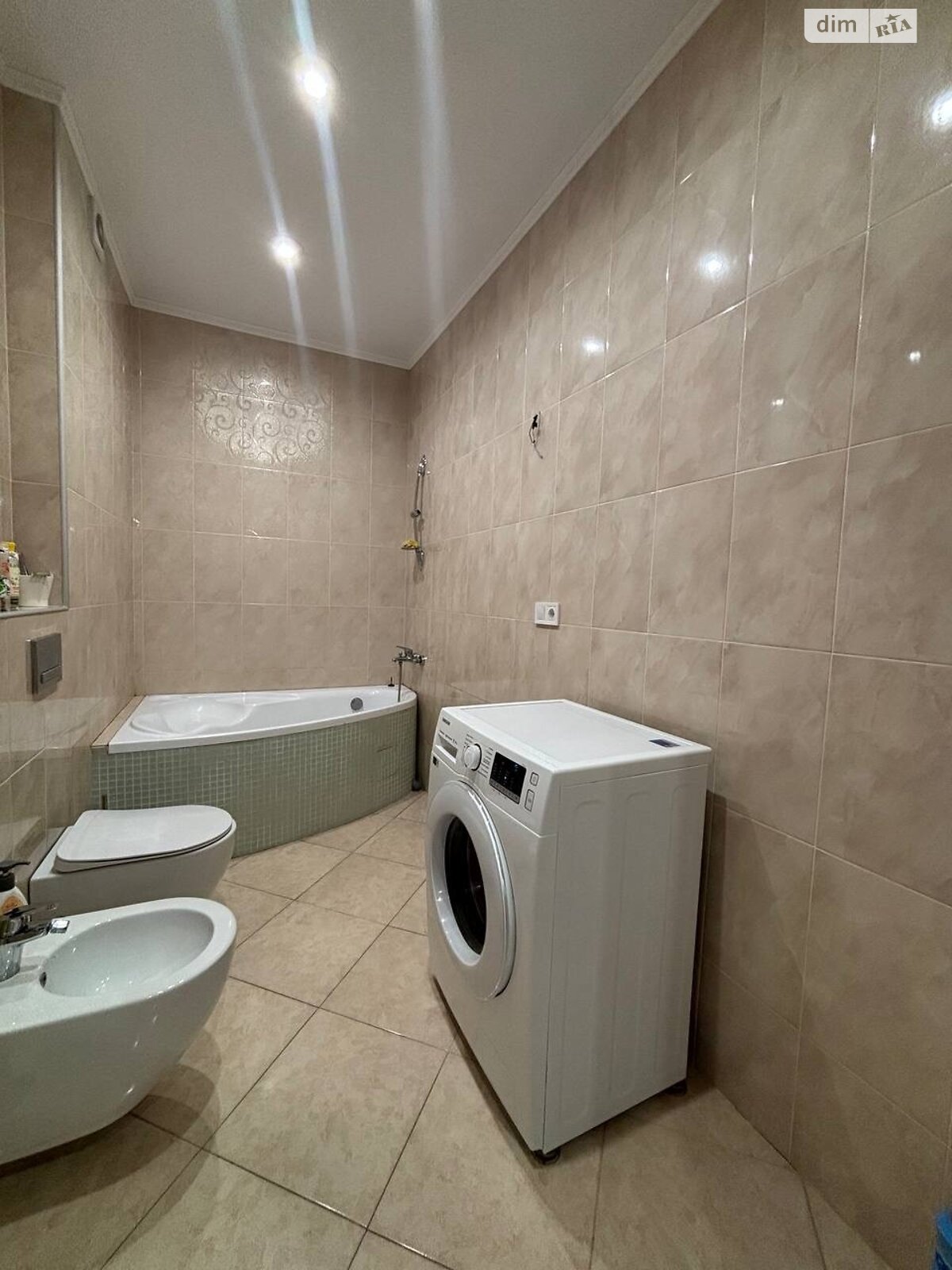 триповерховий таунхаус, 125 кв. м, цегла. Продаж у Білій Криниці фото 1 триповерховий таунхаус, 125 кв. м, цегла. Продаж у Білій Криниці фото 1