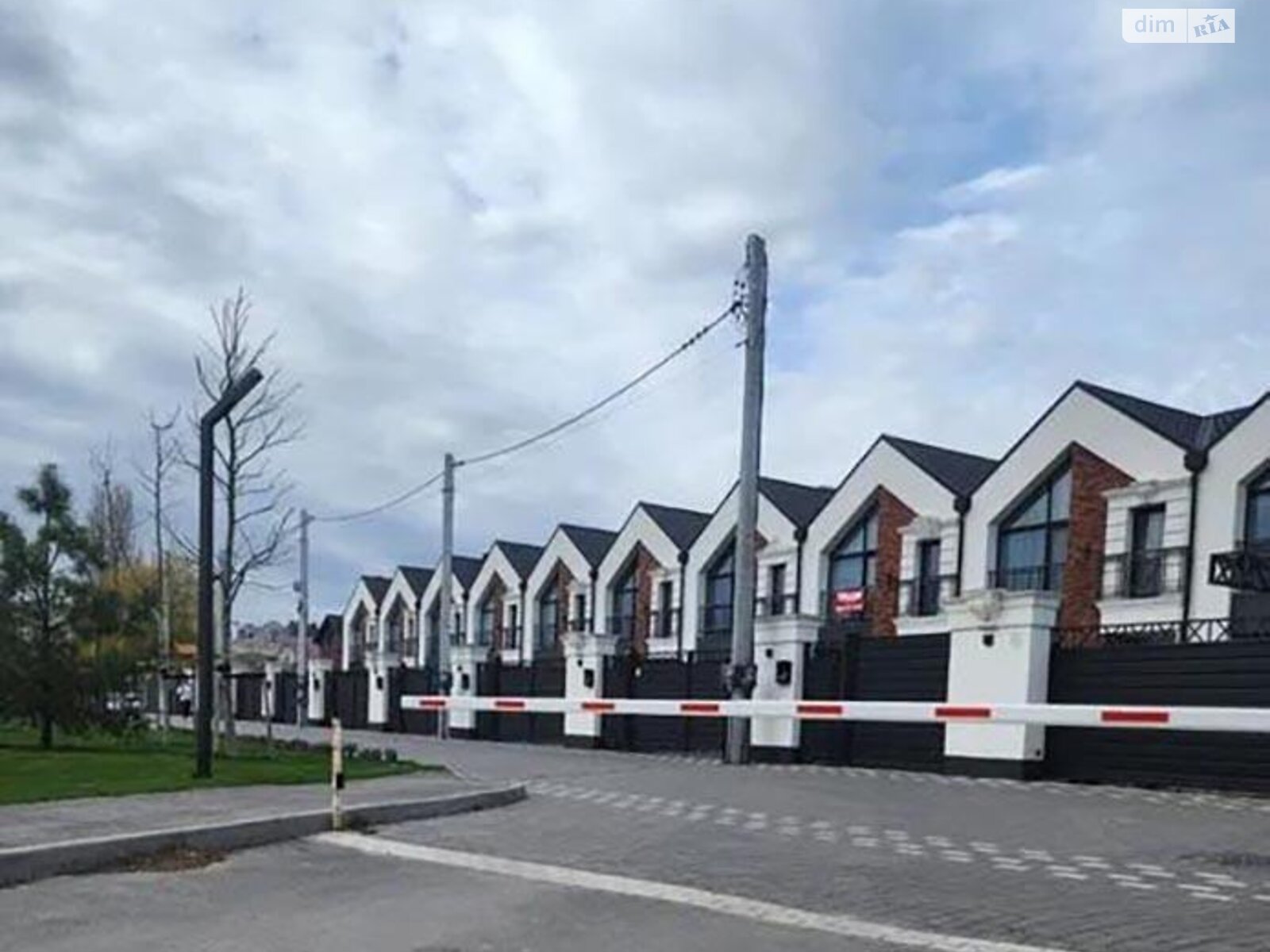двухэтажный таунхаус, 160 кв. м, керамзитобетон. Продажа в Белой Церкви район Вокзальная фото 1