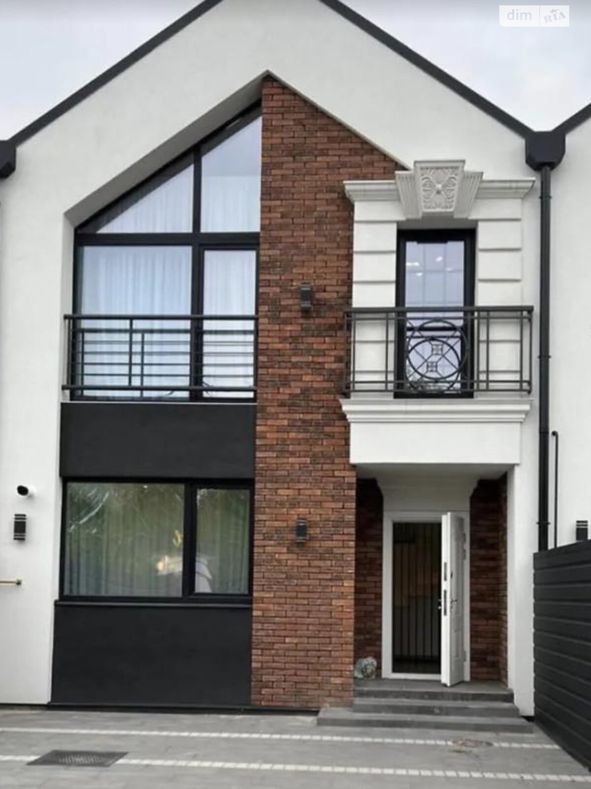 двухэтажный таунхаус, 160 кв. м, керамзитобетон. Продажа в Белой Церкви район Вокзальная фото 1