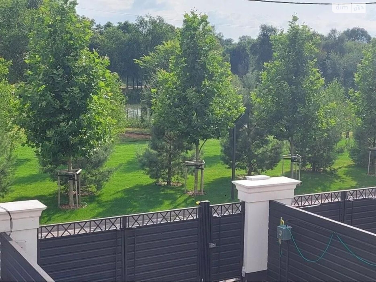 двухэтажный таунхаус, 160 кв. м, керамзитобетон. Продажа в Белой Церкви район Вокзальная фото 1