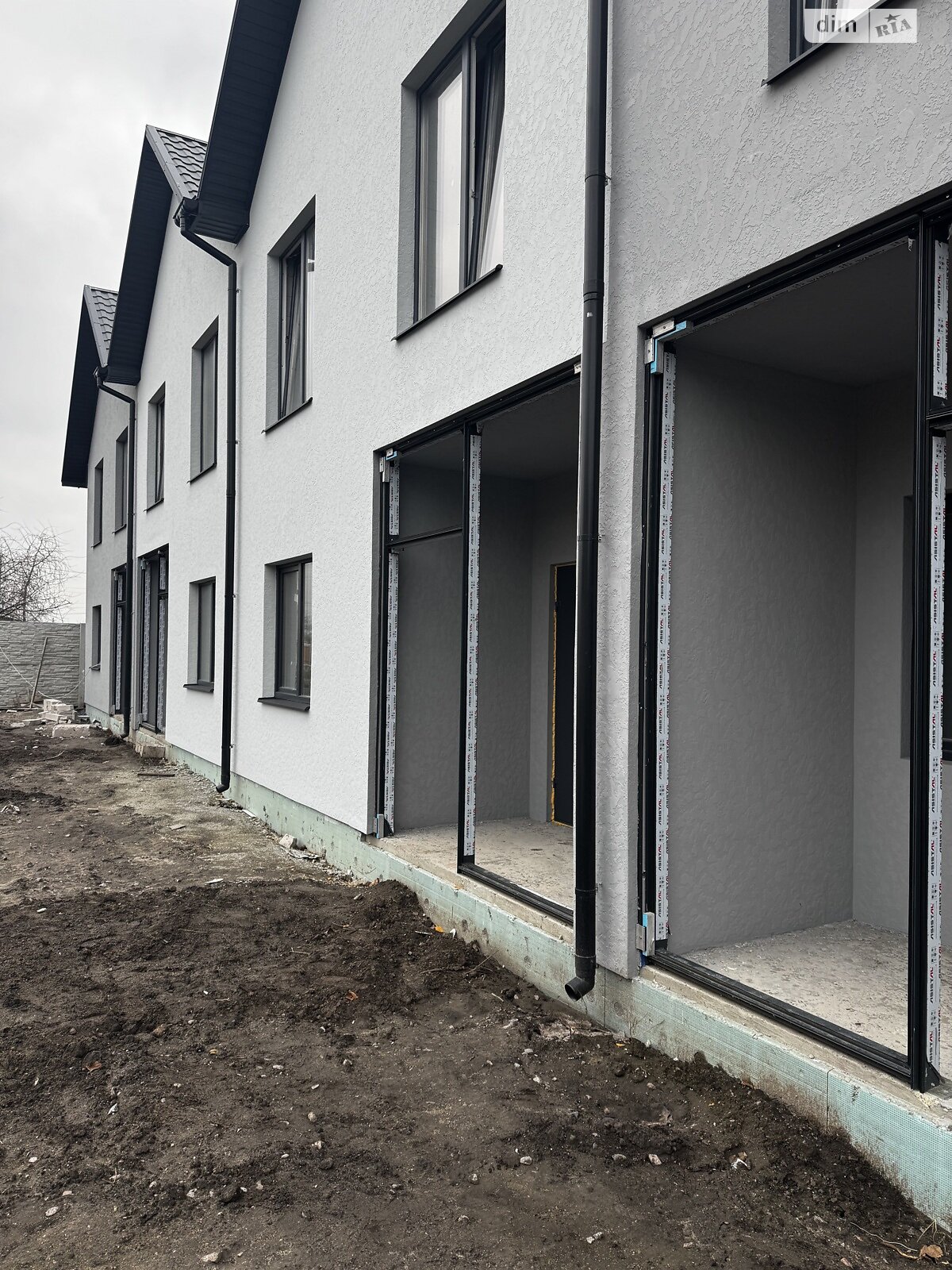 двухэтажный таунхаус, 115 кв. м, пеноблок. Продажа в Белой Церкви район Заречье фото 1