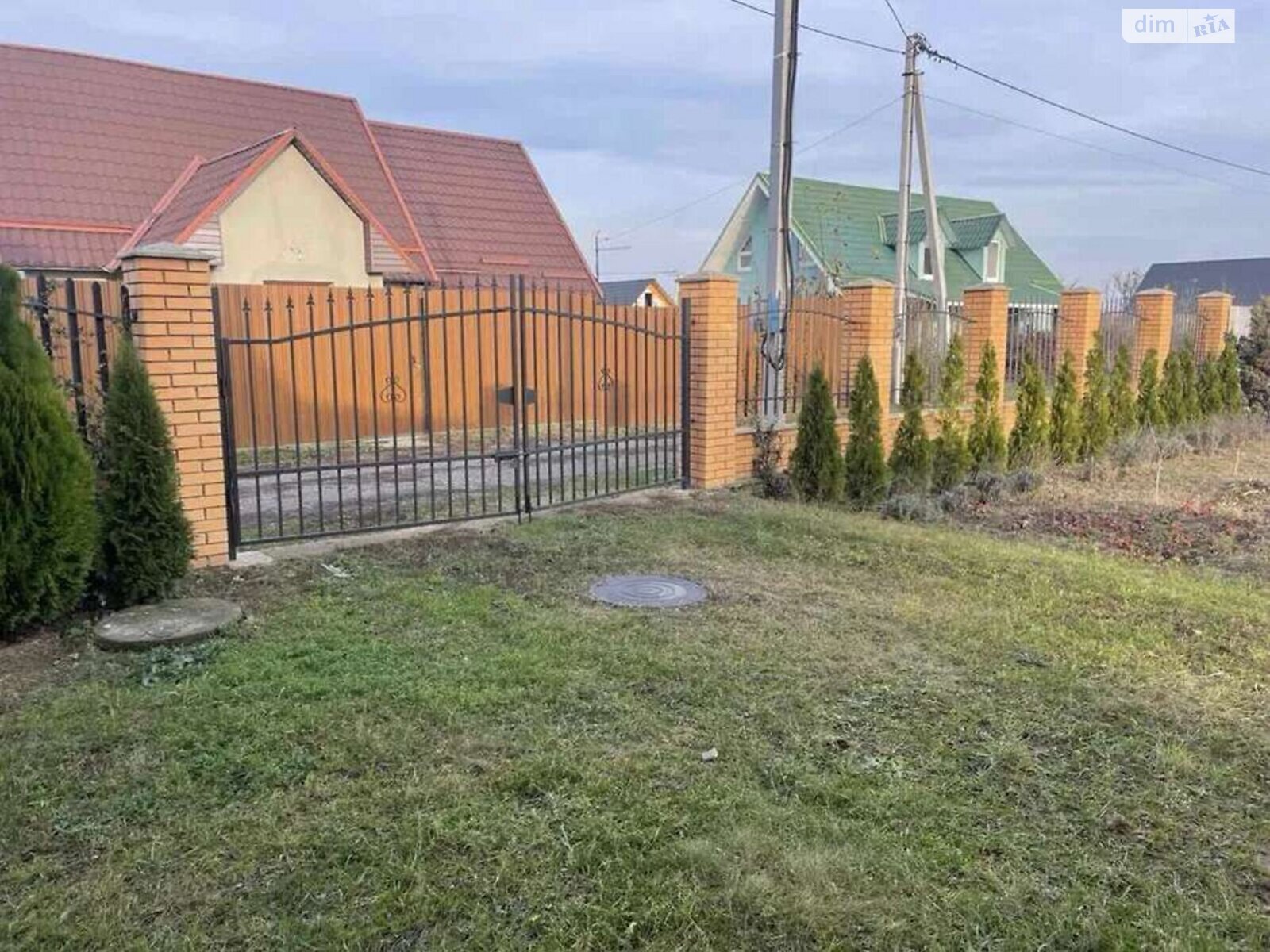 трехэтажный таунхаус, 74 кв. м, кирпич. Продажа в Белогородке фото 1