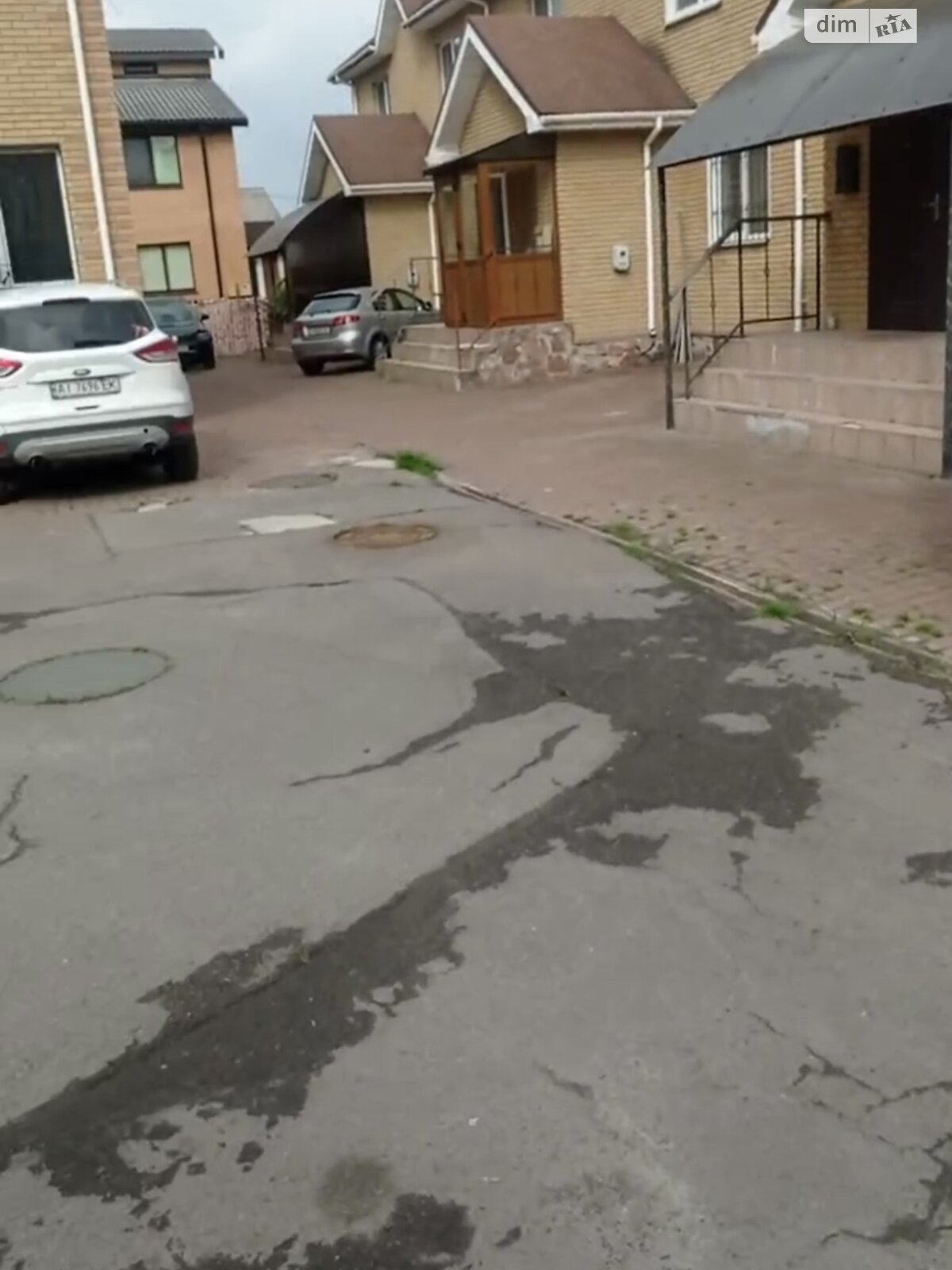 трехэтажный таунхаус, 152.6 кв. м, кирпич. Продажа в Белогородке фото 1 трехэтажный таунхаус, 152.6 кв. м, кирпич. Продажа в Белогородке фото 1