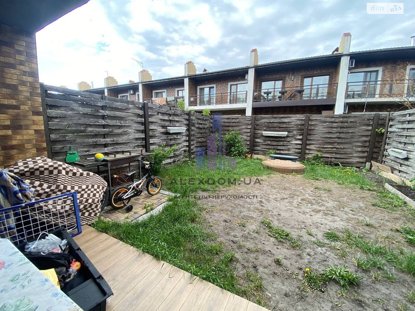 двоповерховий таунхаус, 98 кв. м, піноблок. Продаж у Білогородці фото 1 двоповерховий таунхаус, 98 кв. м, піноблок. Продаж у Білогородці фото 1