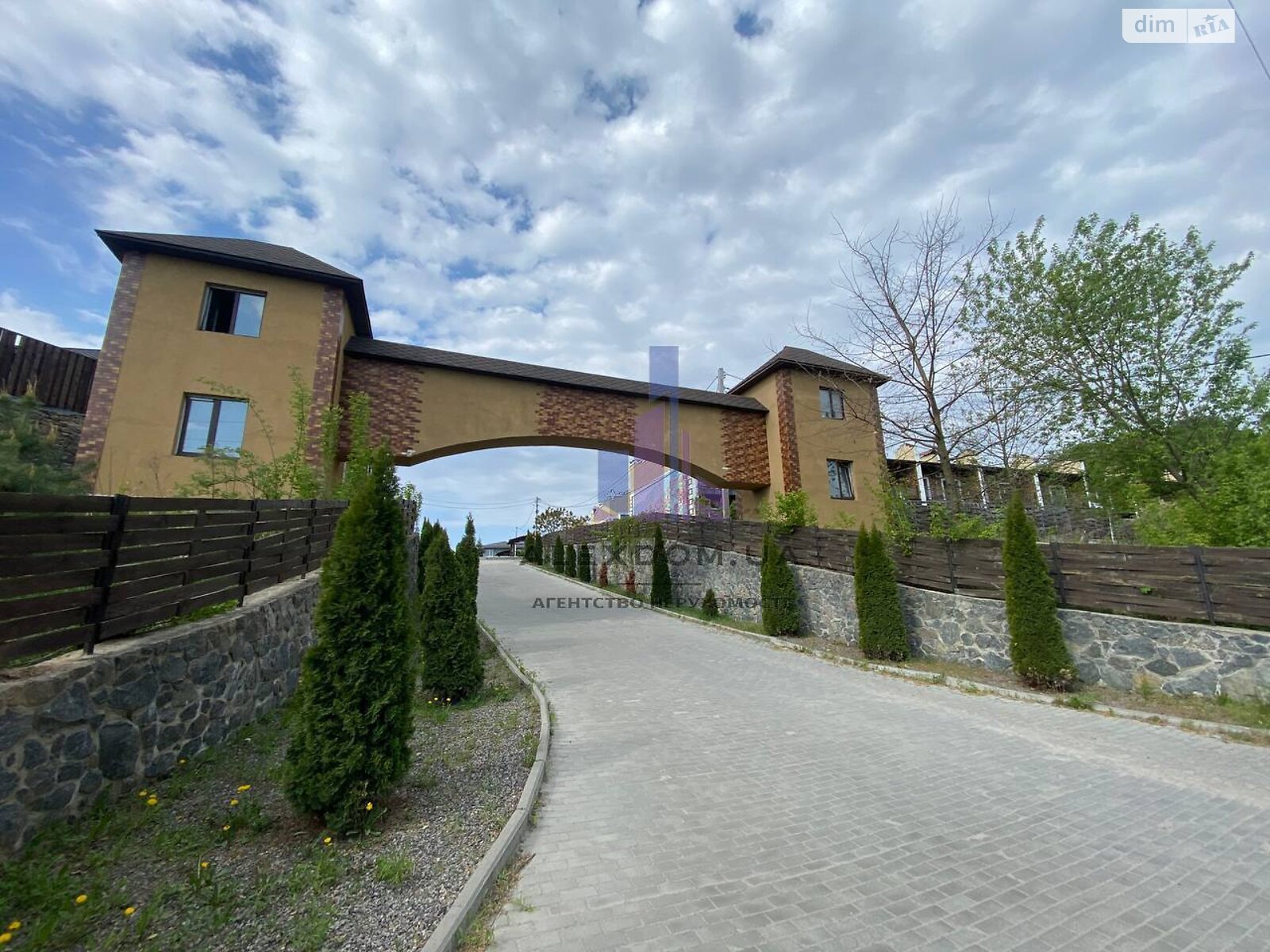 двоповерховий таунхаус, 98 кв. м, піноблок. Продаж у Білогородці фото 1 двоповерховий таунхаус, 98 кв. м, піноблок. Продаж у Білогородці фото 1