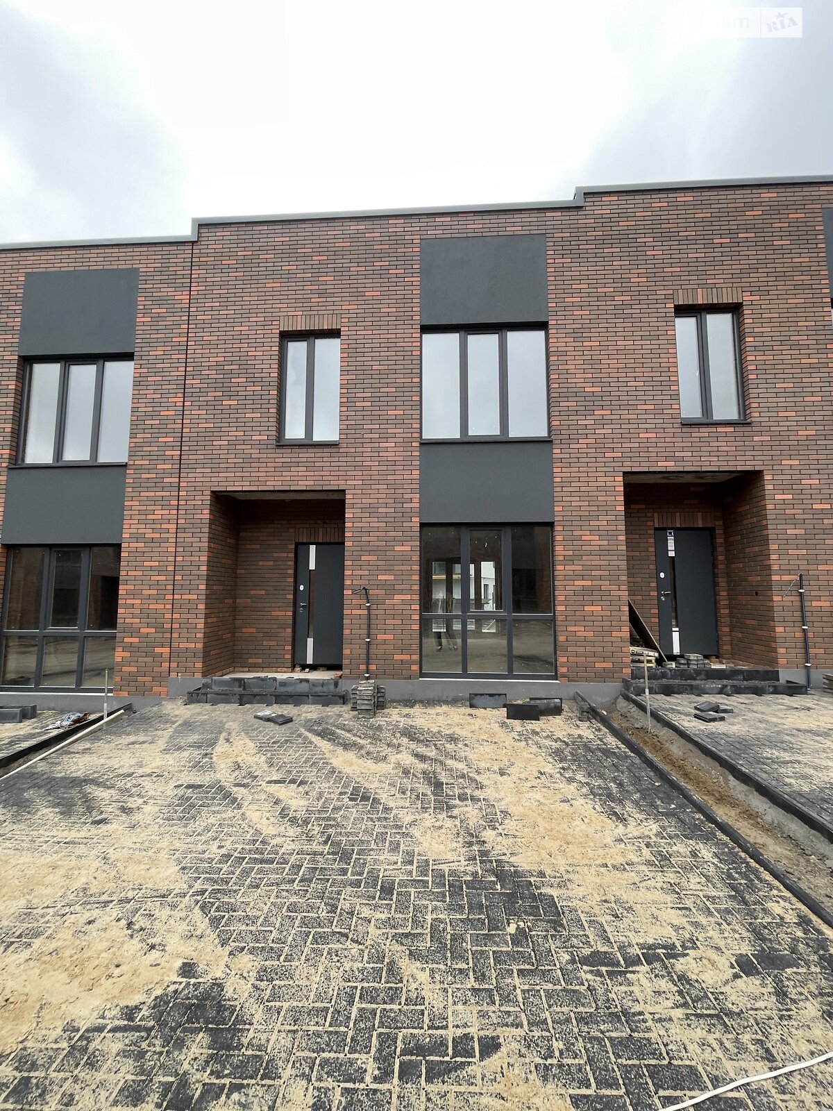 двоповерховий таунхаус, 83 кв. м, цегла. Продаж у Березині фото 1