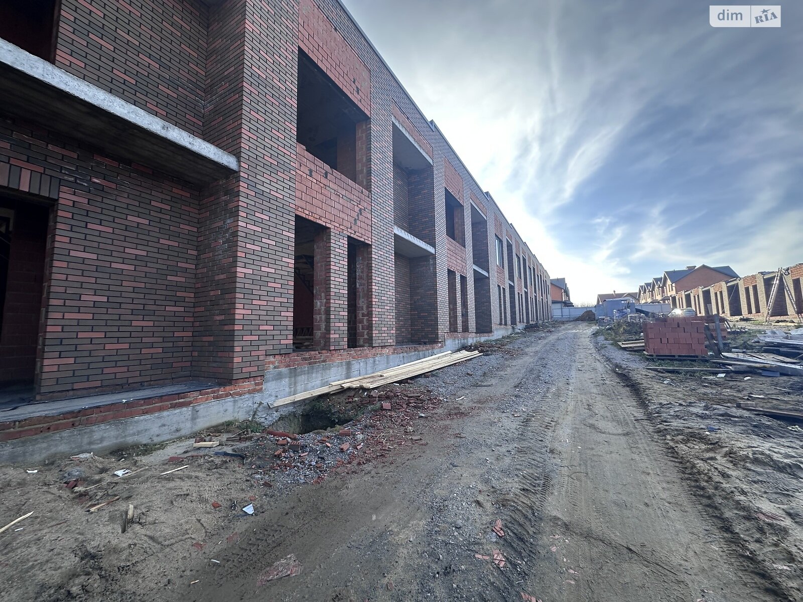 двоповерховий таунхаус, 95 кв. м, кирпич. Продаж у Березині фото 1