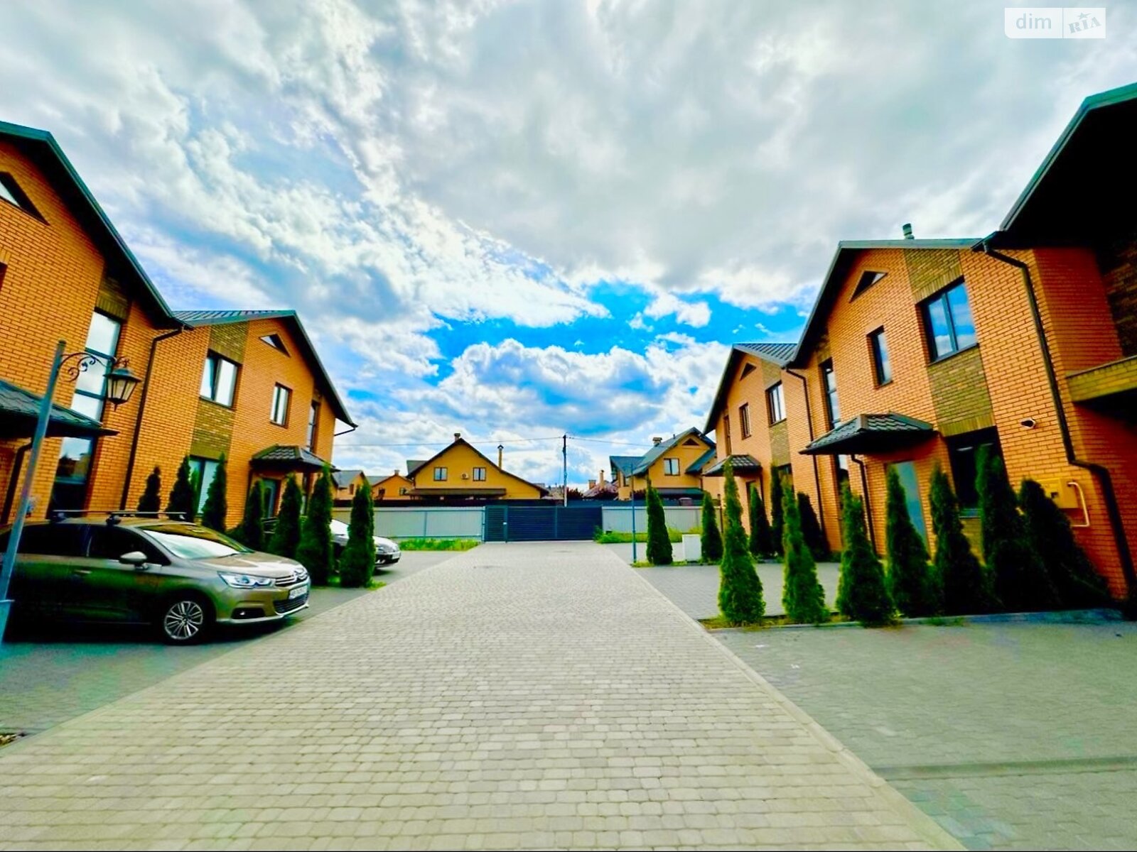 двоповерховий таунхаус, 110 кв. м, цегла. Продаж у Березині фото 1 двоповерховий таунхаус, 110 кв. м, цегла. Продаж у Березині фото 1