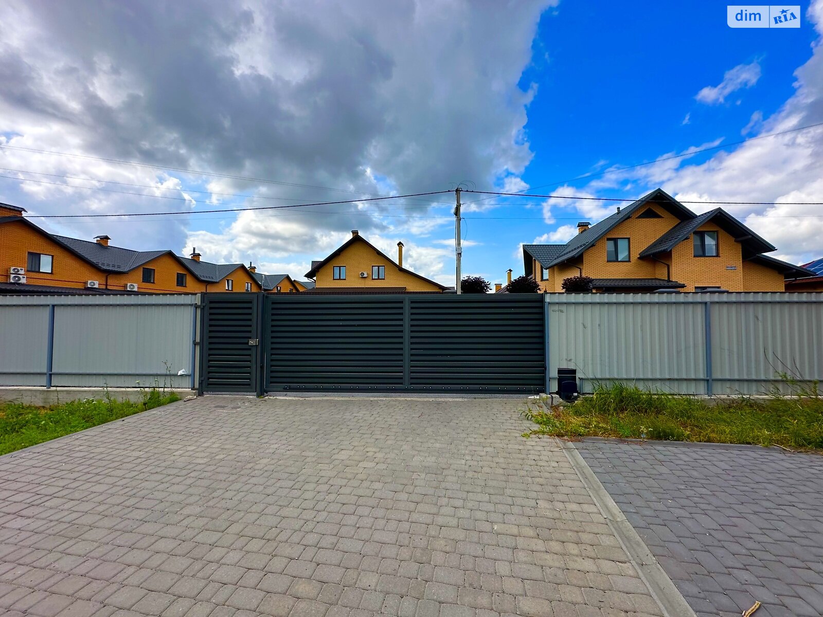 двоповерховий таунхаус, 110 кв. м, цегла. Продаж у Березині фото 1 двоповерховий таунхаус, 110 кв. м, цегла. Продаж у Березині фото 1