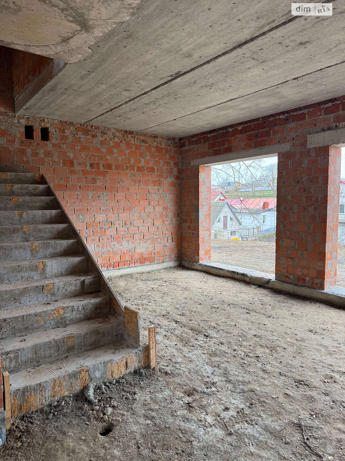 двухэтажный таунхаус, 130 кв. м, керамический блок. Продажа в Биле фото 1 двухэтажный таунхаус, 130 кв. м, керамический блок. Продажа в Биле фото 1