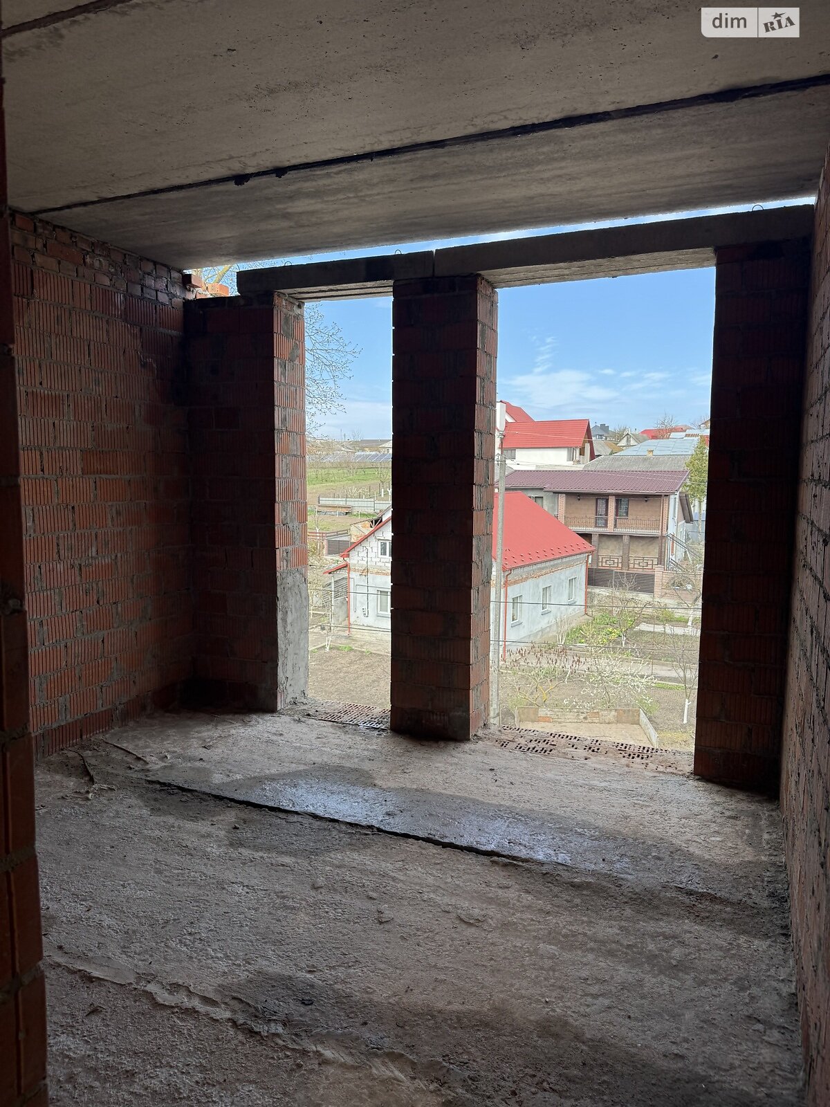 двухэтажный таунхаус, 130 кв. м, керамический блок. Продажа в Биле фото 1 двухэтажный таунхаус, 130 кв. м, керамический блок. Продажа в Биле фото 1