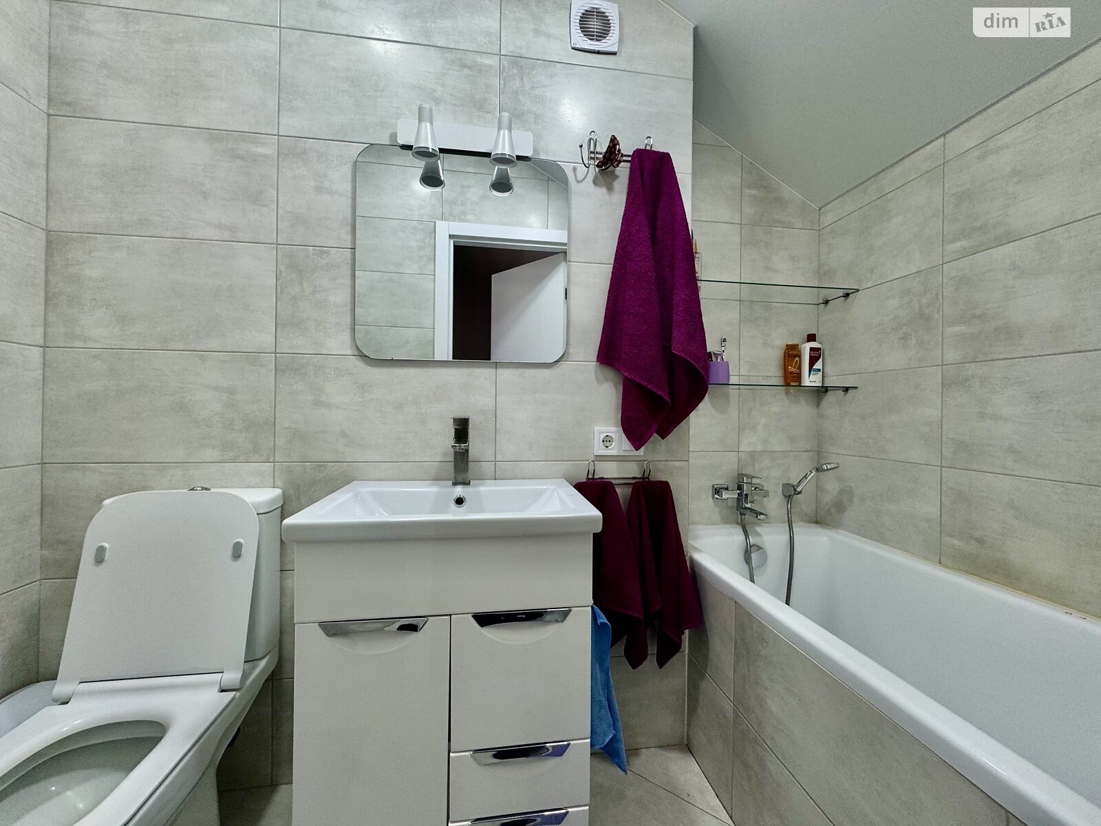 триповерховий таунхаус, 104.7 кв. м, газобетон. Продаж у Борисполі фото 1 триповерховий таунхаус, 104.7 кв. м, газобетон. Продаж у Борисполі фото 1