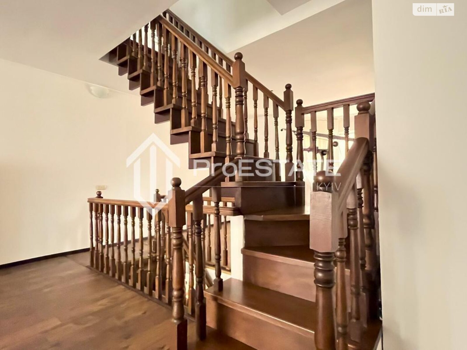 трехэтажный таунхаус, 169.6 кв. м, кирпич. Продажа в Борисполе фото 3