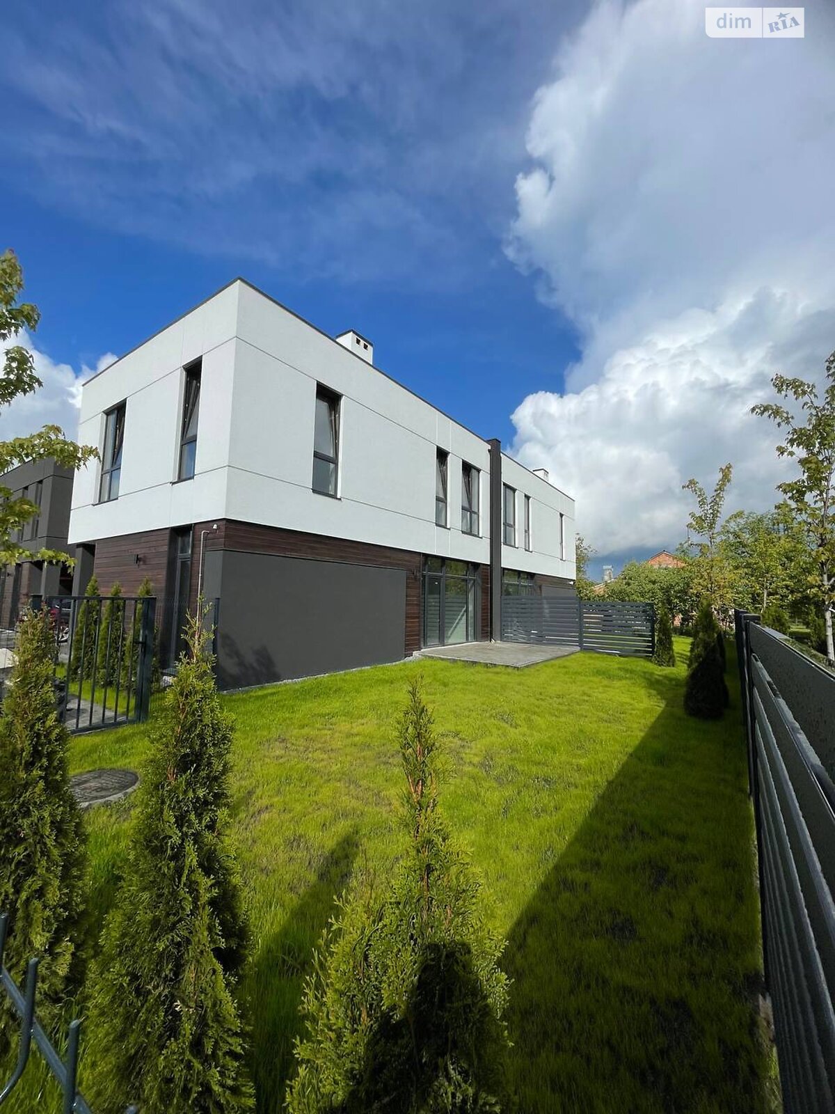 двухэтажный таунхаус, 179.6 кв. м, газобетон. Продажа в Борках фото 1 двухэтажный таунхаус, 179.6 кв. м, газобетон. Продажа в Борках фото 1