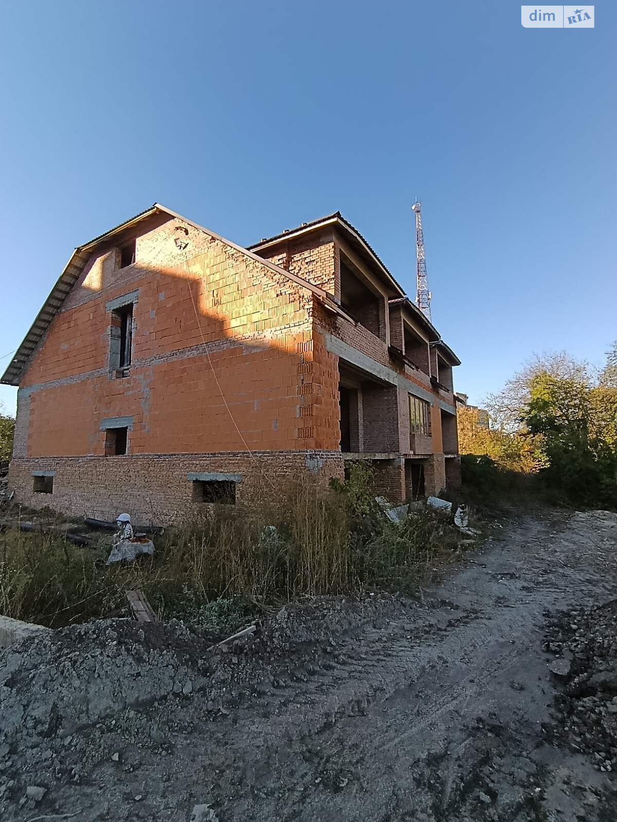 двухэтажный таунхаус, 210 кв. м, кирпич. Продажа в Бродах фото 1 двухэтажный таунхаус, 210 кв. м, кирпич. Продажа в Бродах фото 1