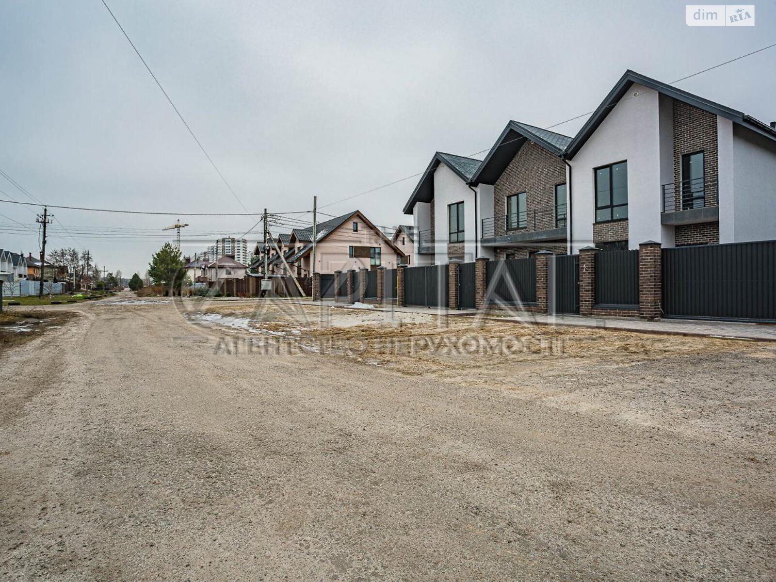 двоповерховий таунхаус, 106 кв. м, цегла. Продаж у Броварах фото 1 двоповерховий таунхаус, 106 кв. м, цегла. Продаж у Броварах фото 1