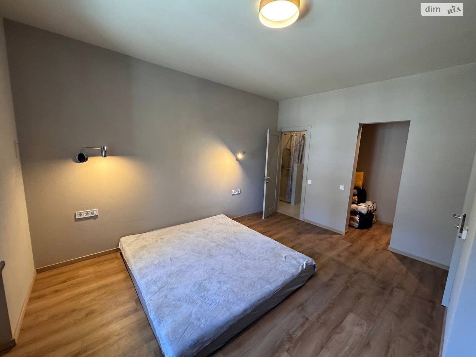 трехэтажный таунхаус, 259 кв. м, кирпич. Продажа в Брюховичах фото 1 трехэтажный таунхаус, 259 кв. м, кирпич. Продажа в Брюховичах фото 1