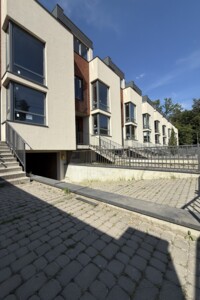 трехэтажный таунхаус, 230 кв. м, кирпич. Продажа в Брюховичах фото 2