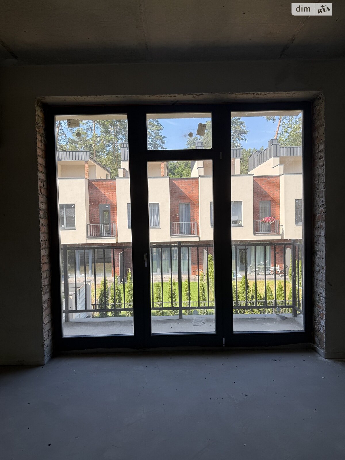 трехэтажный таунхаус, 230 кв. м, кирпич. Продажа в Брюховичах фото 1