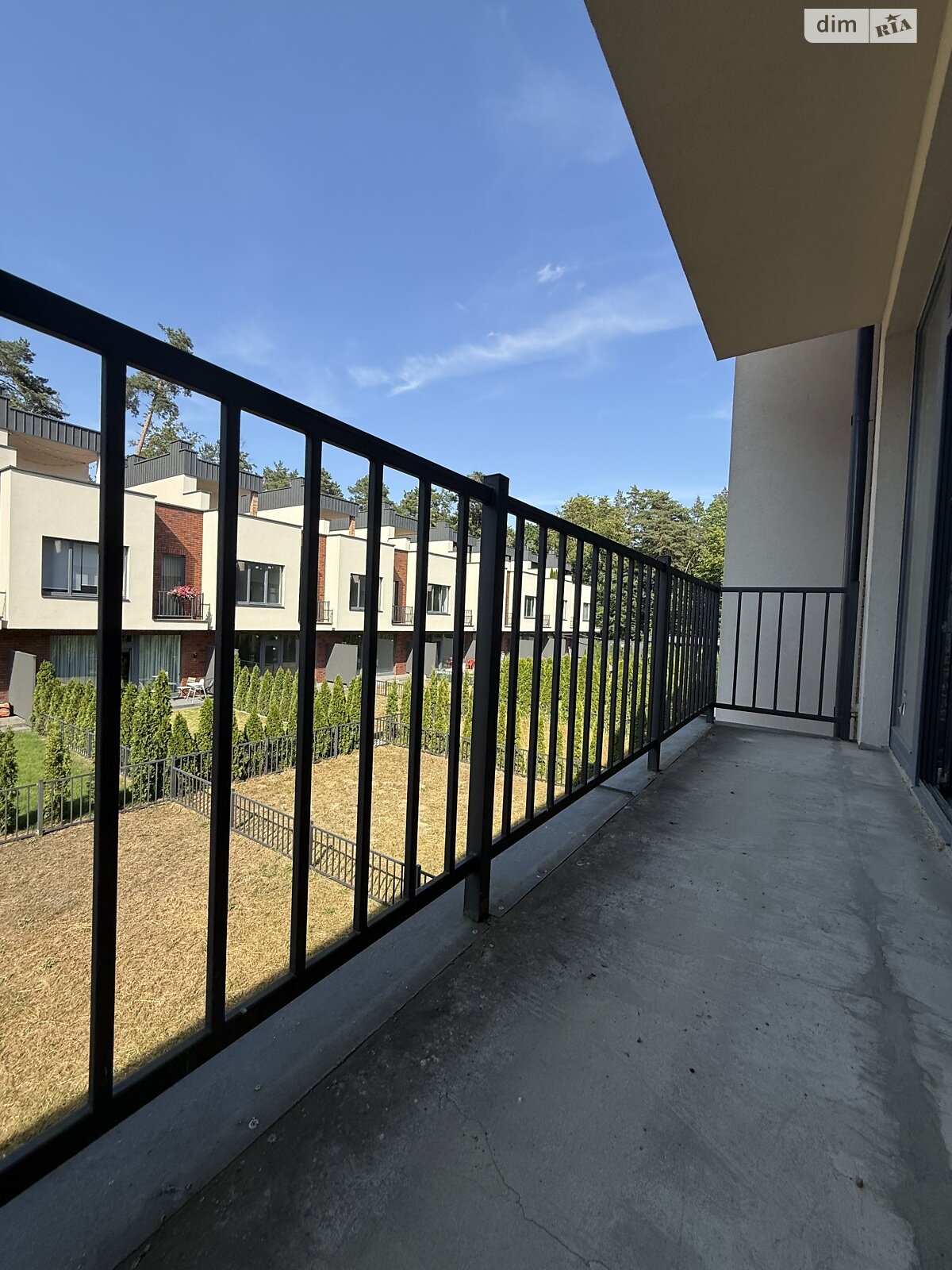 трехэтажный таунхаус, 230 кв. м, кирпич. Продажа в Брюховичах фото 1