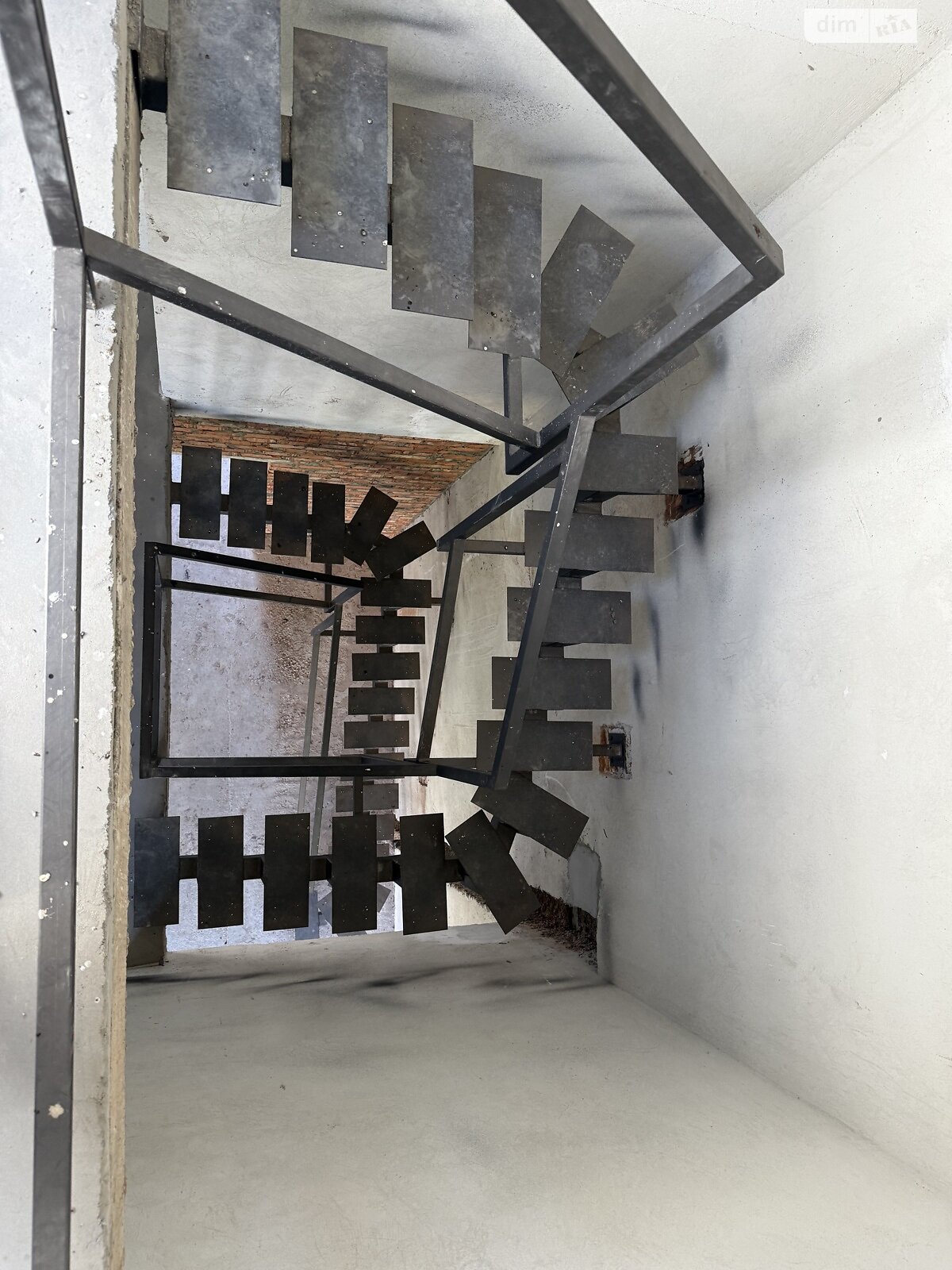 трехэтажный таунхаус, 230 кв. м, кирпич. Продажа в Брюховичах фото 1