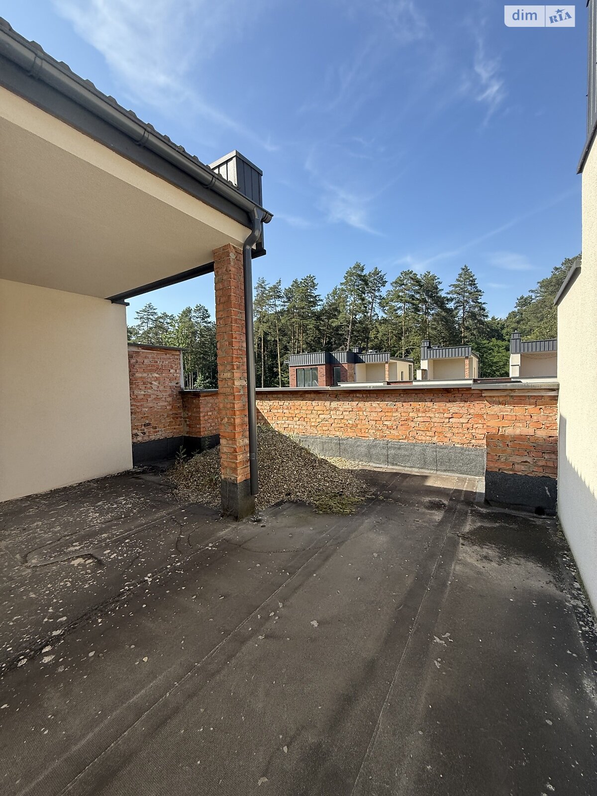 трехэтажный таунхаус, 230 кв. м, кирпич. Продажа в Брюховичах фото 1