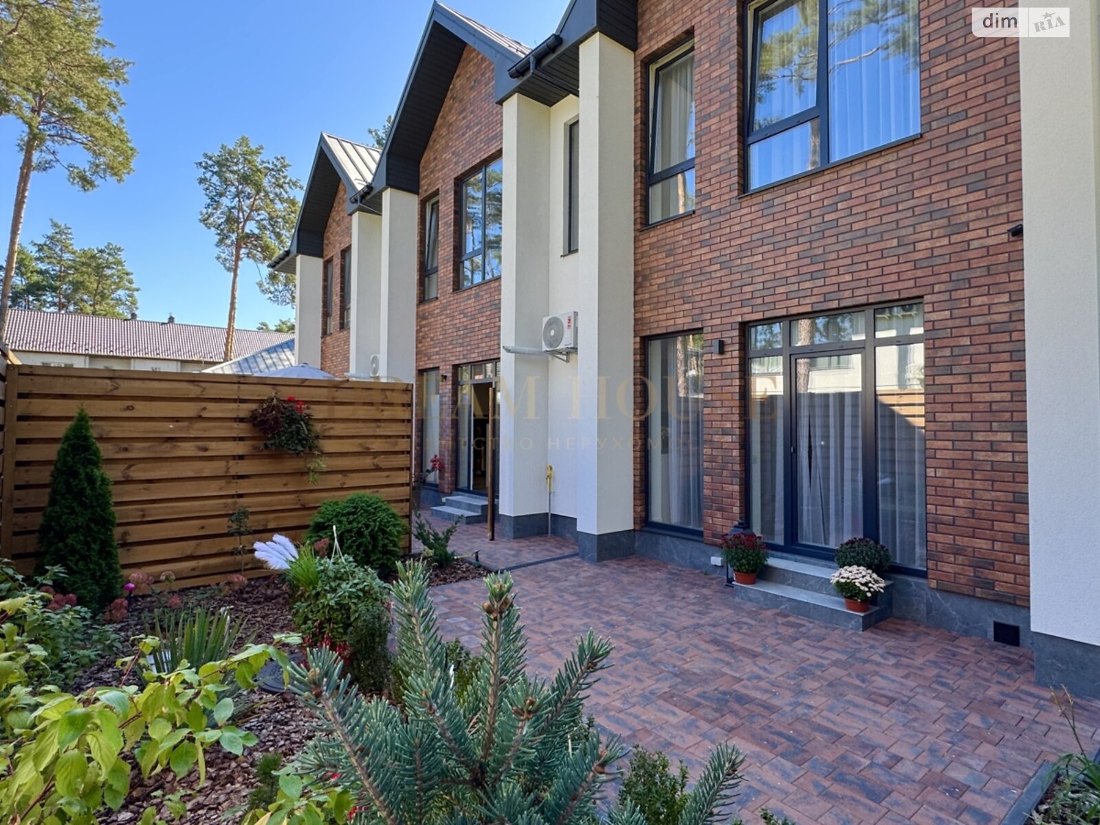 двухэтажный таунхаус, 97.5 кв. м, кирпич. Продажа в Буче район Буча фото 1