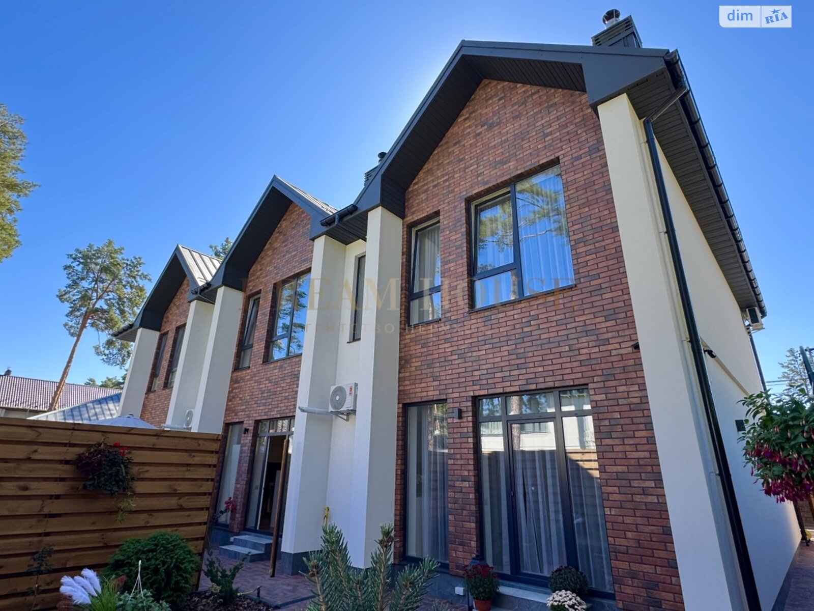 двухэтажный таунхаус, 97.5 кв. м, кирпич. Продажа в Буче район Буча фото 1